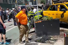 20 New Yorkers try to lift taxi after it jumped curb and pinned two women against a wall: ‘A remarkable scene’