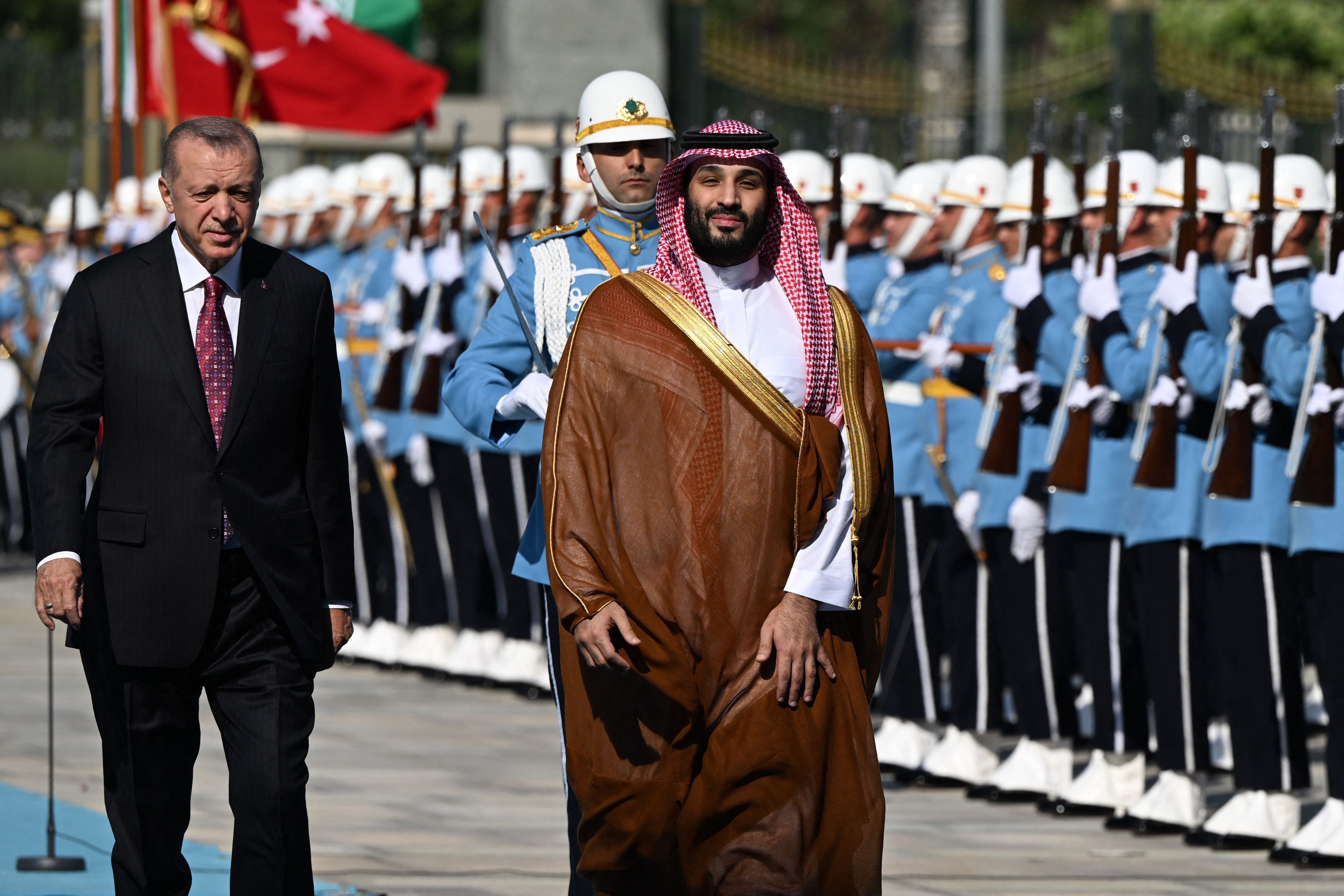 President Erdogan welcomes Saudi Crown Prince Mohammed bin Salman to Ankara with an honour guard