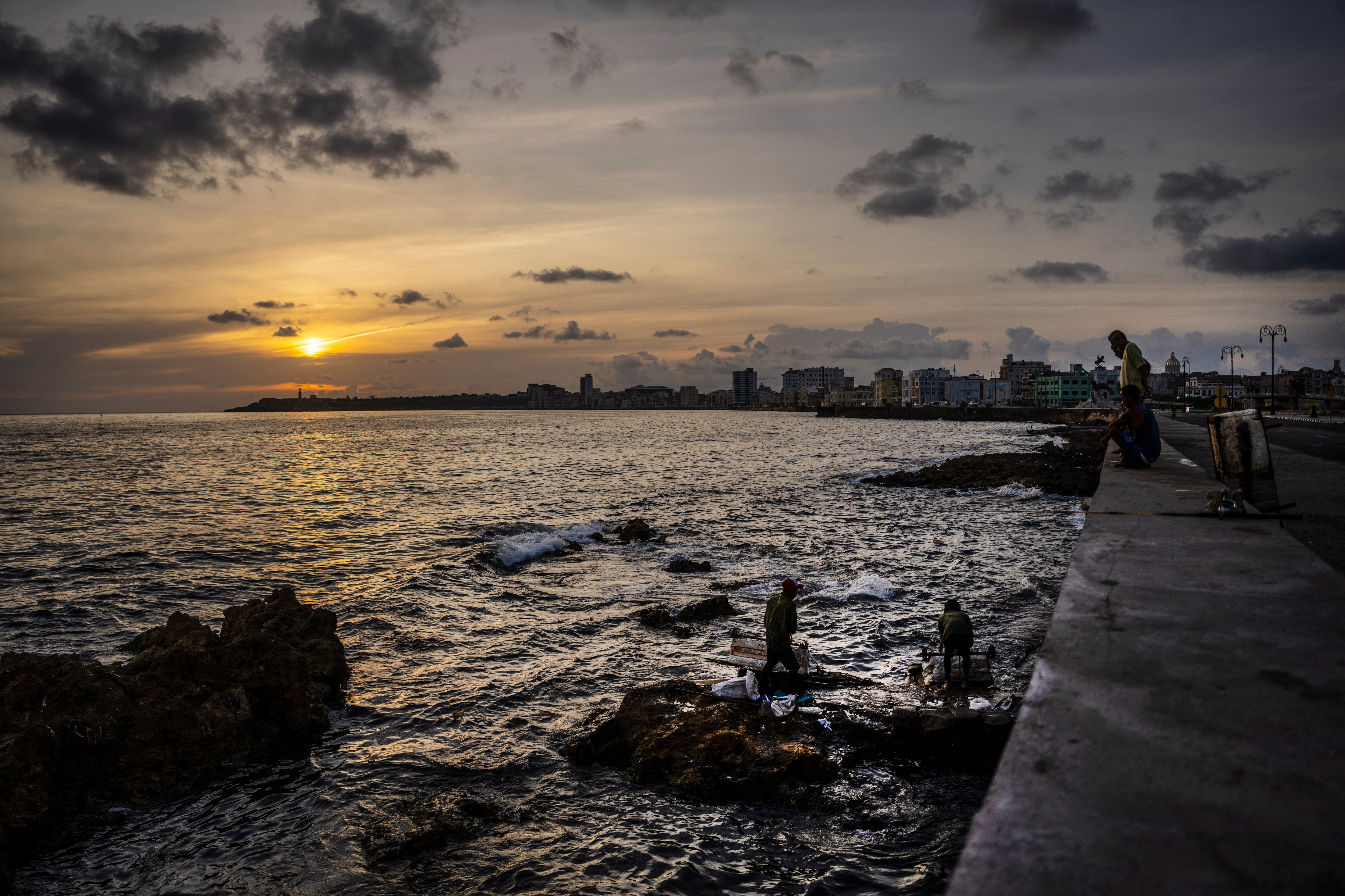 APTOPIX Cuba Housing