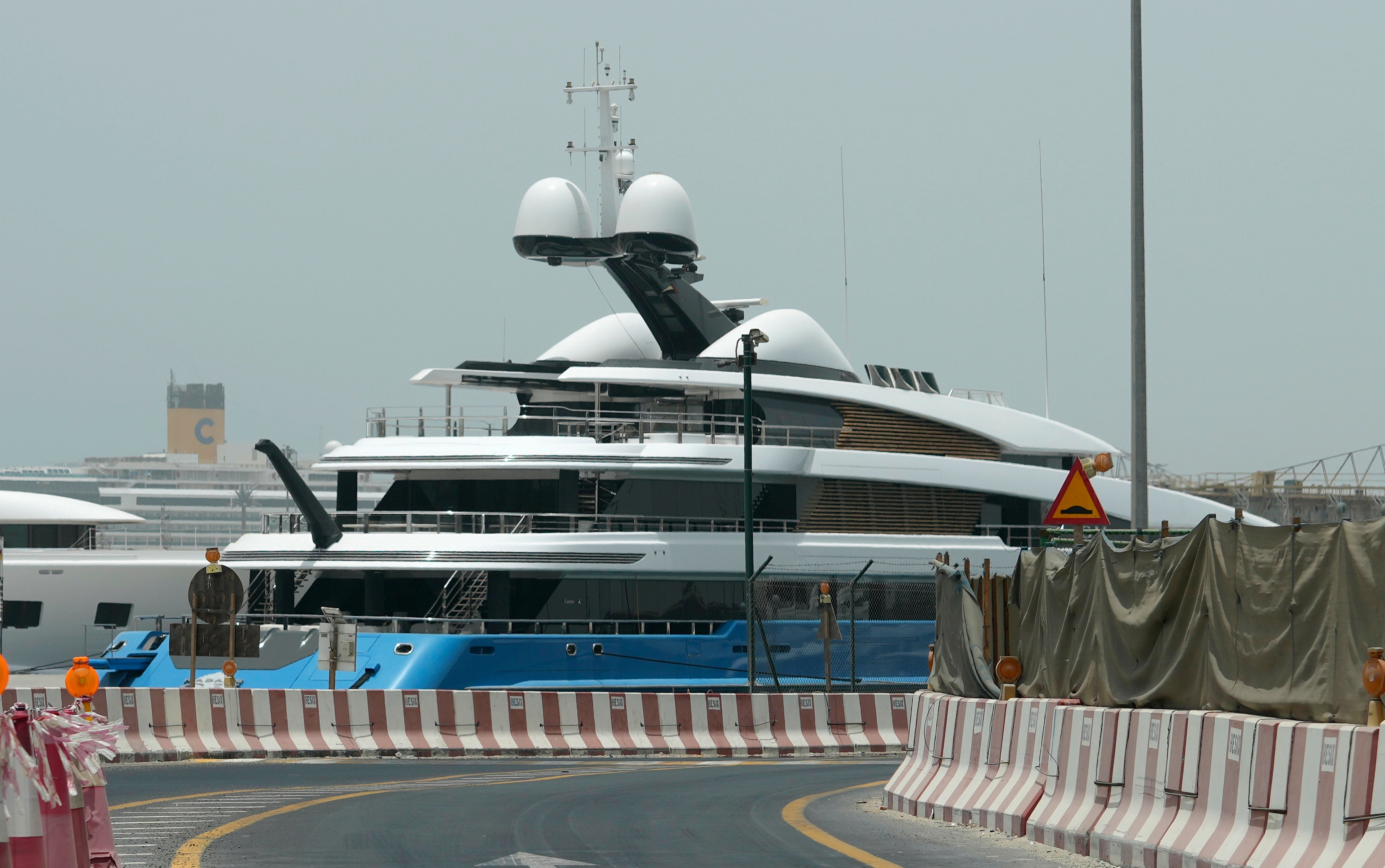 Emirates Oligarch's Yacht