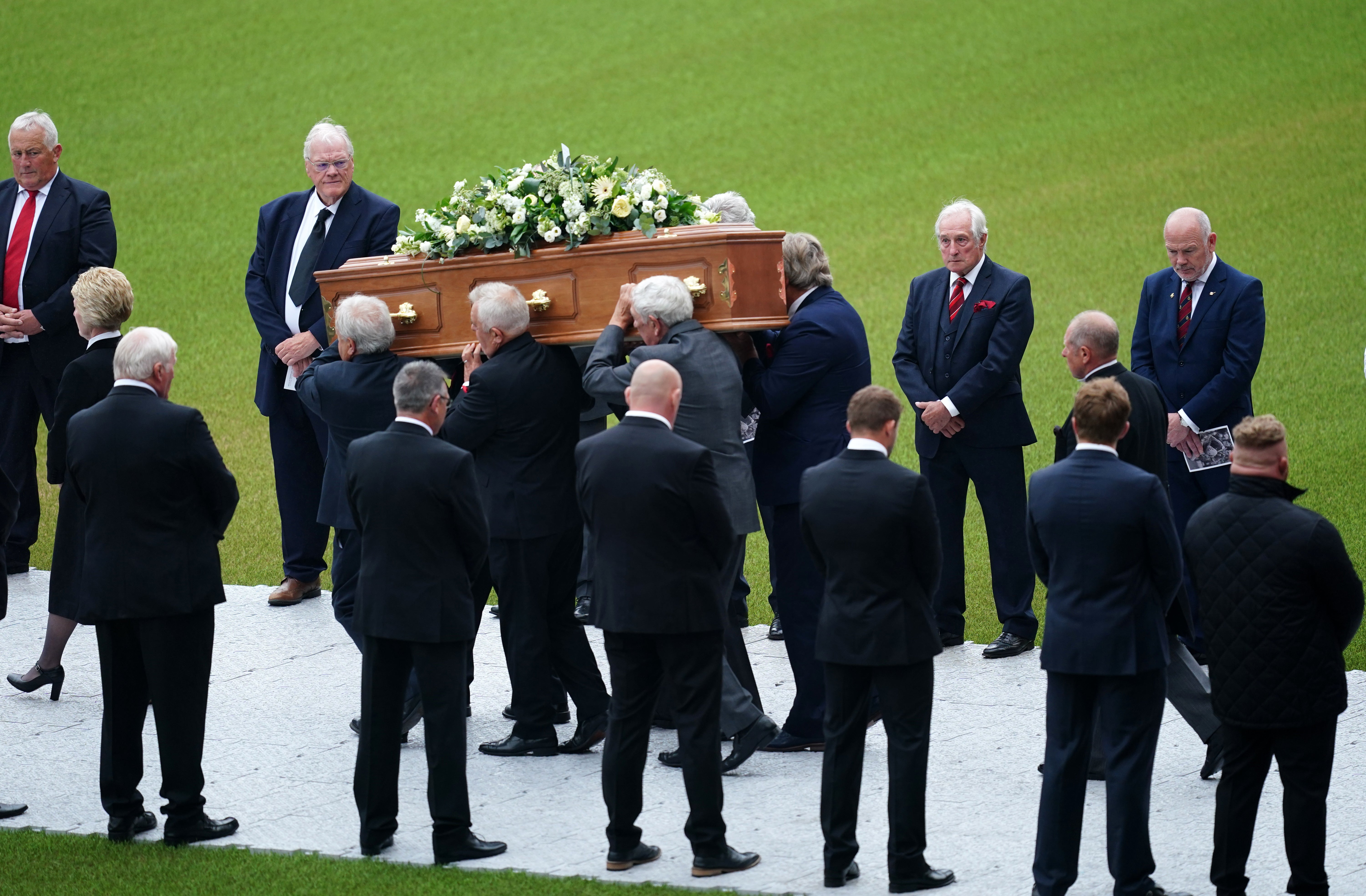 Tributes were paid to former Wales captain Phil Bennett (David Davies/PA)