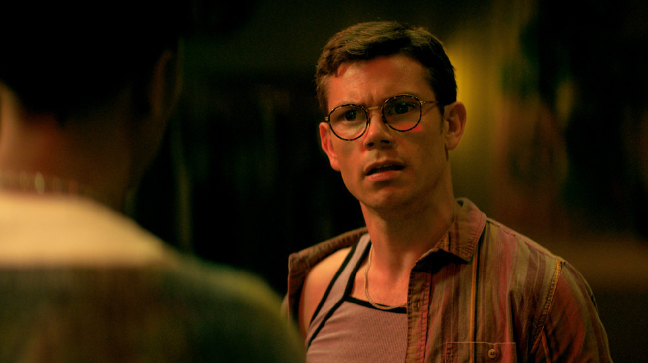 O’Connell plays Julian on the gloomy side of standoffish