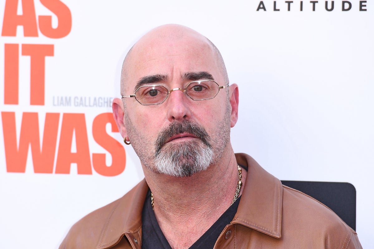 Oasis guitarist Bonehead announces he has cancer