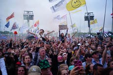 Glastonbury live: Paul McCartney fans prepare for Beatles legend in Saturday night Pyramid Stage set 