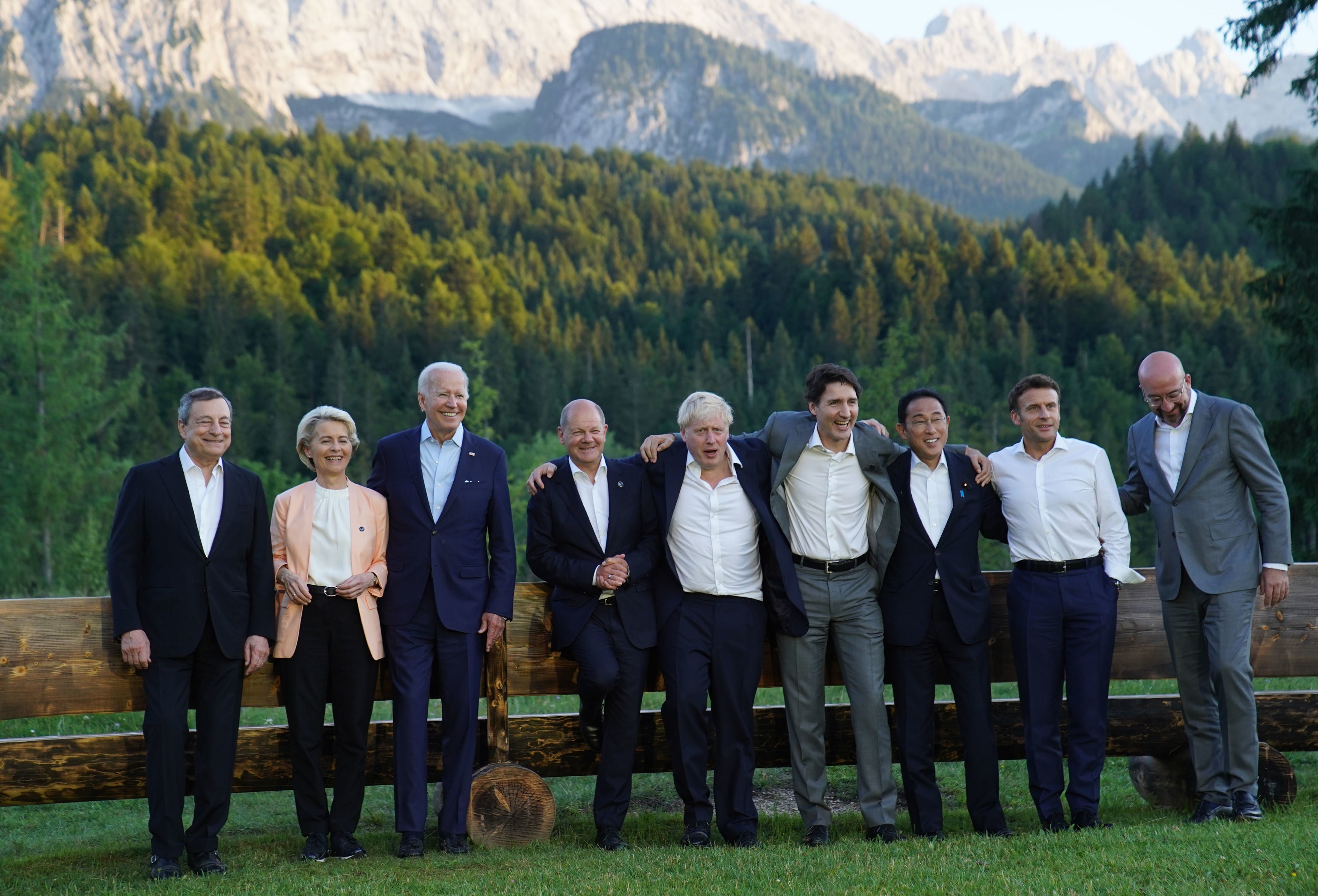 G7 leaders plus the heads of the European Commission and Council pose for a photo at the summit in Bavaria