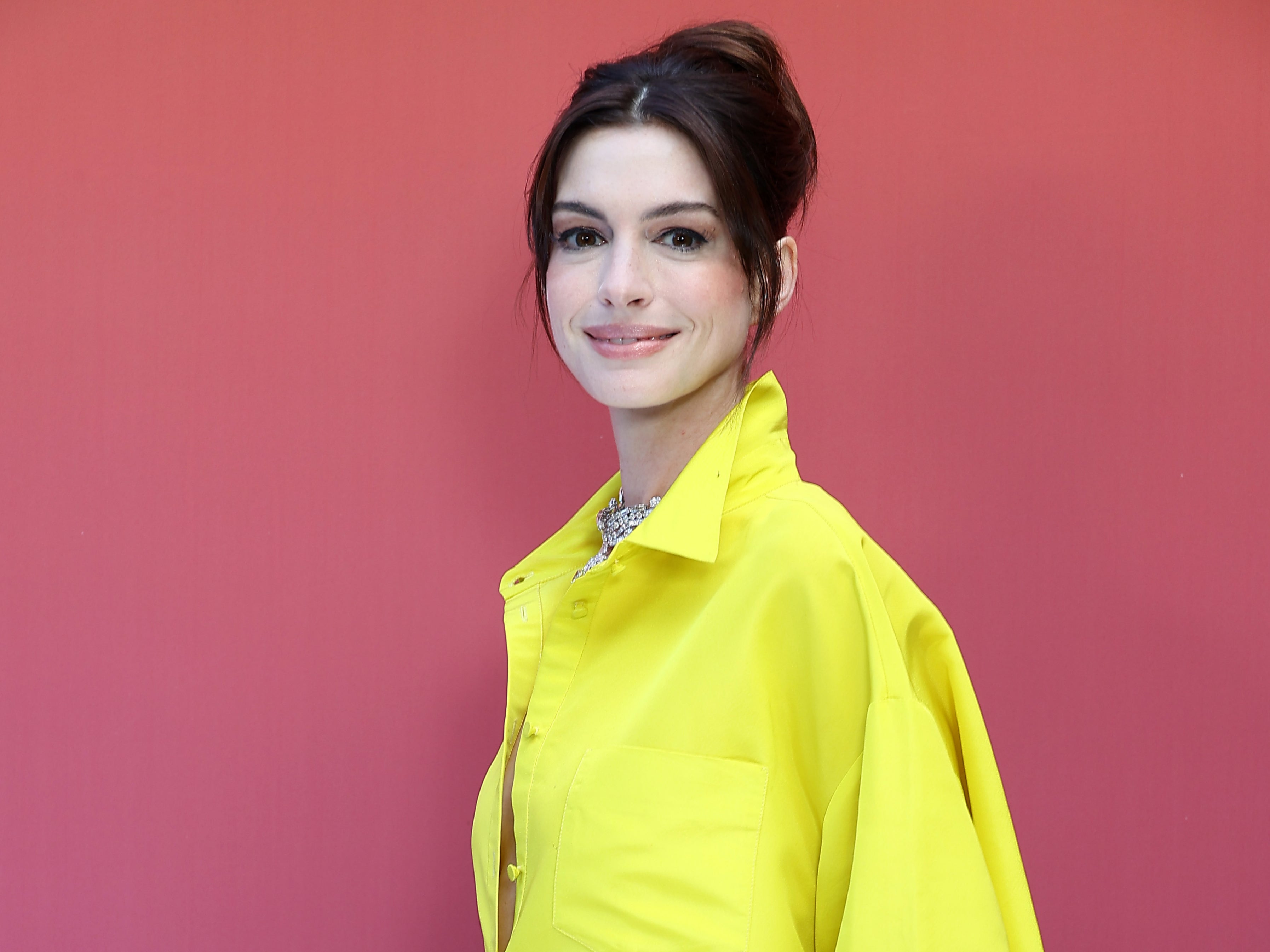 Anne Hathaway attends the BVLGARI EDEN THE GARDEN OF WONDERS on June 06, 2022 in Paris