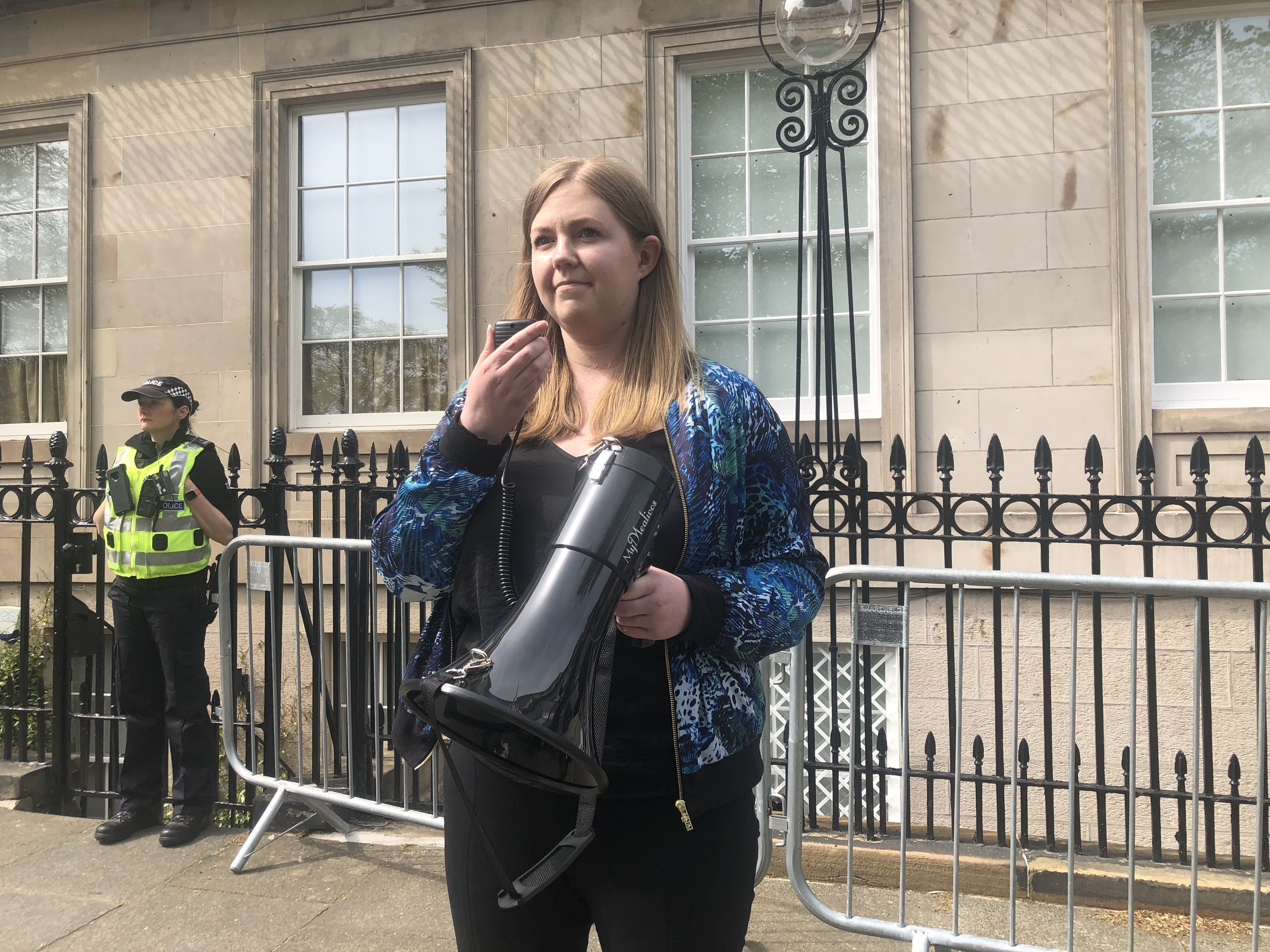 Gillian Mackay MSP giving a speech at a reproductive rights rally outside the US Consulate in Edinburgh. The BMA have given their backing for her Safe Abortions act (Katharine Hay/PA)