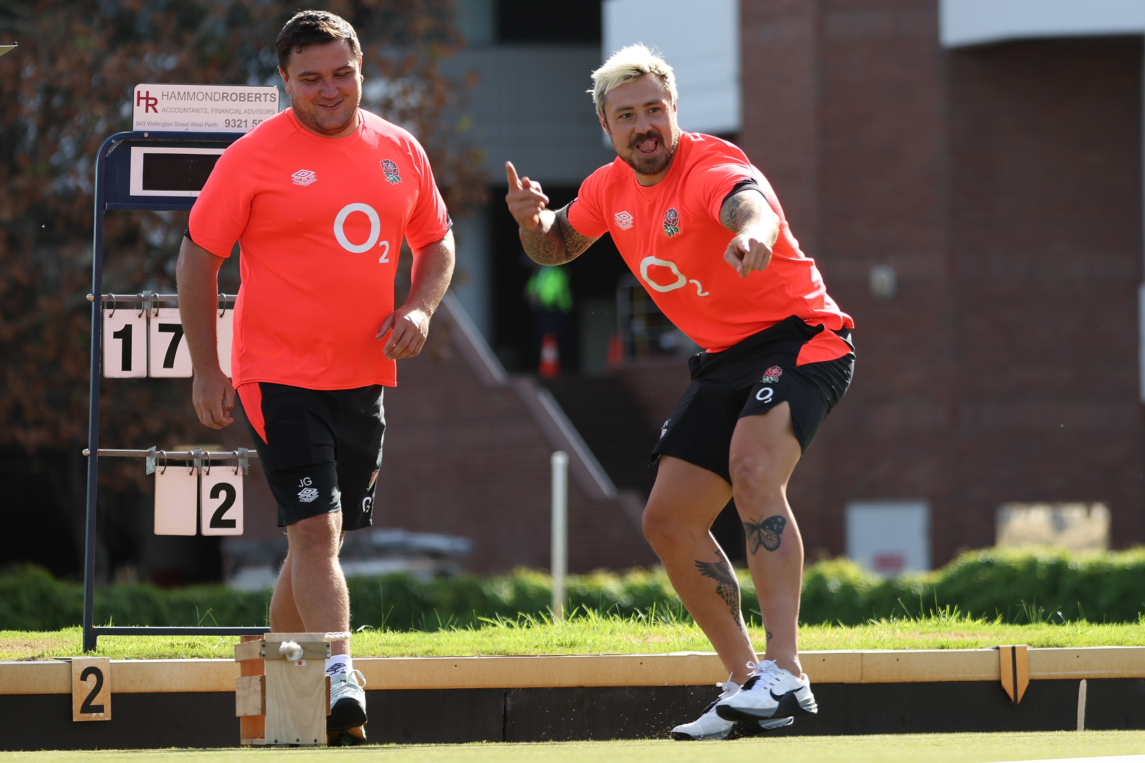 Jamie George and Jack Nowell relax by playing lawn bowls in Perth before the first Test