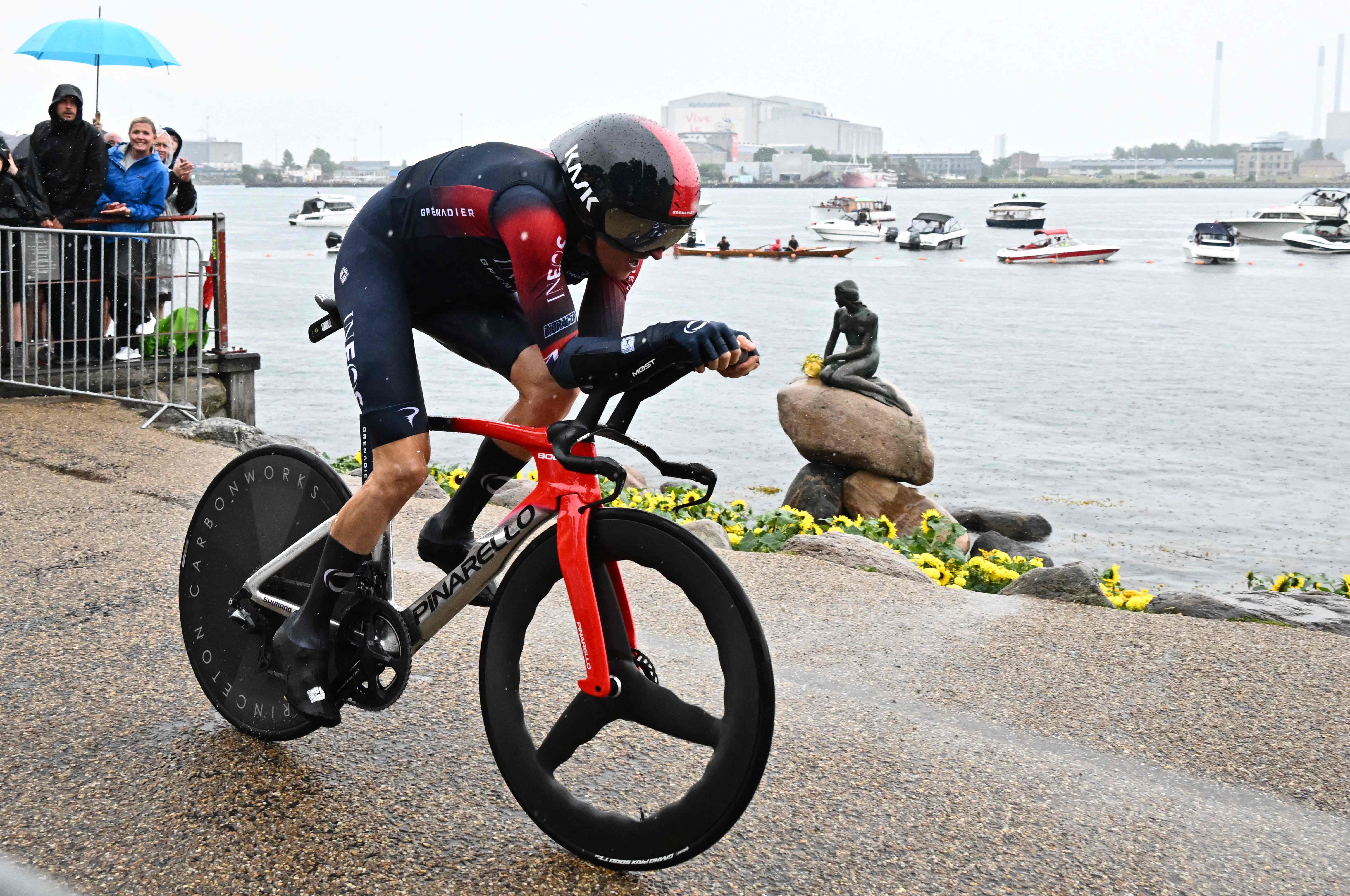 Geraint Thomas during stage 1 time trial, accidentally wearing a gilet