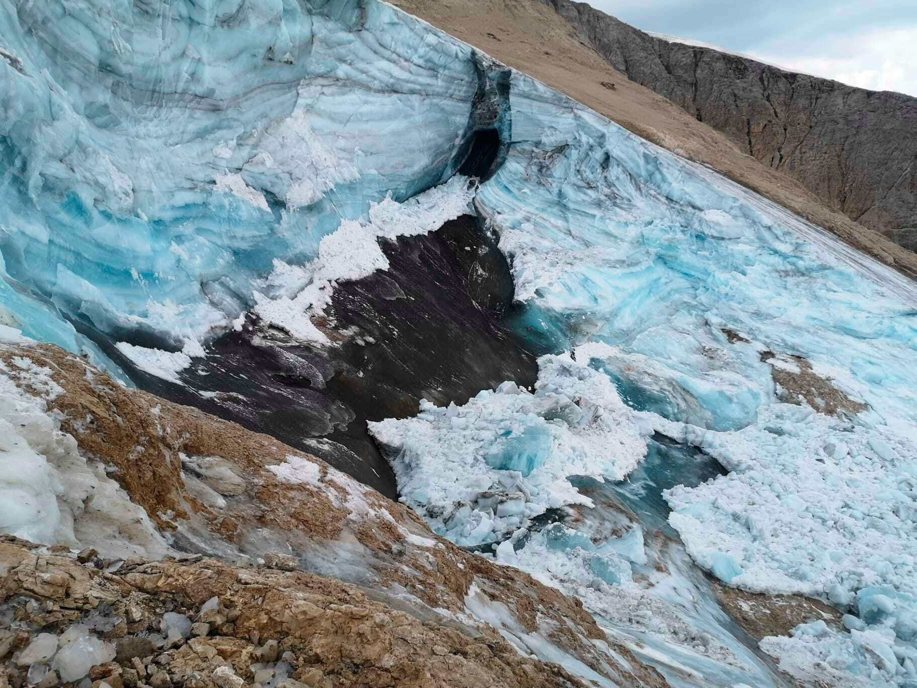 Italy Glacier Hikers Killed