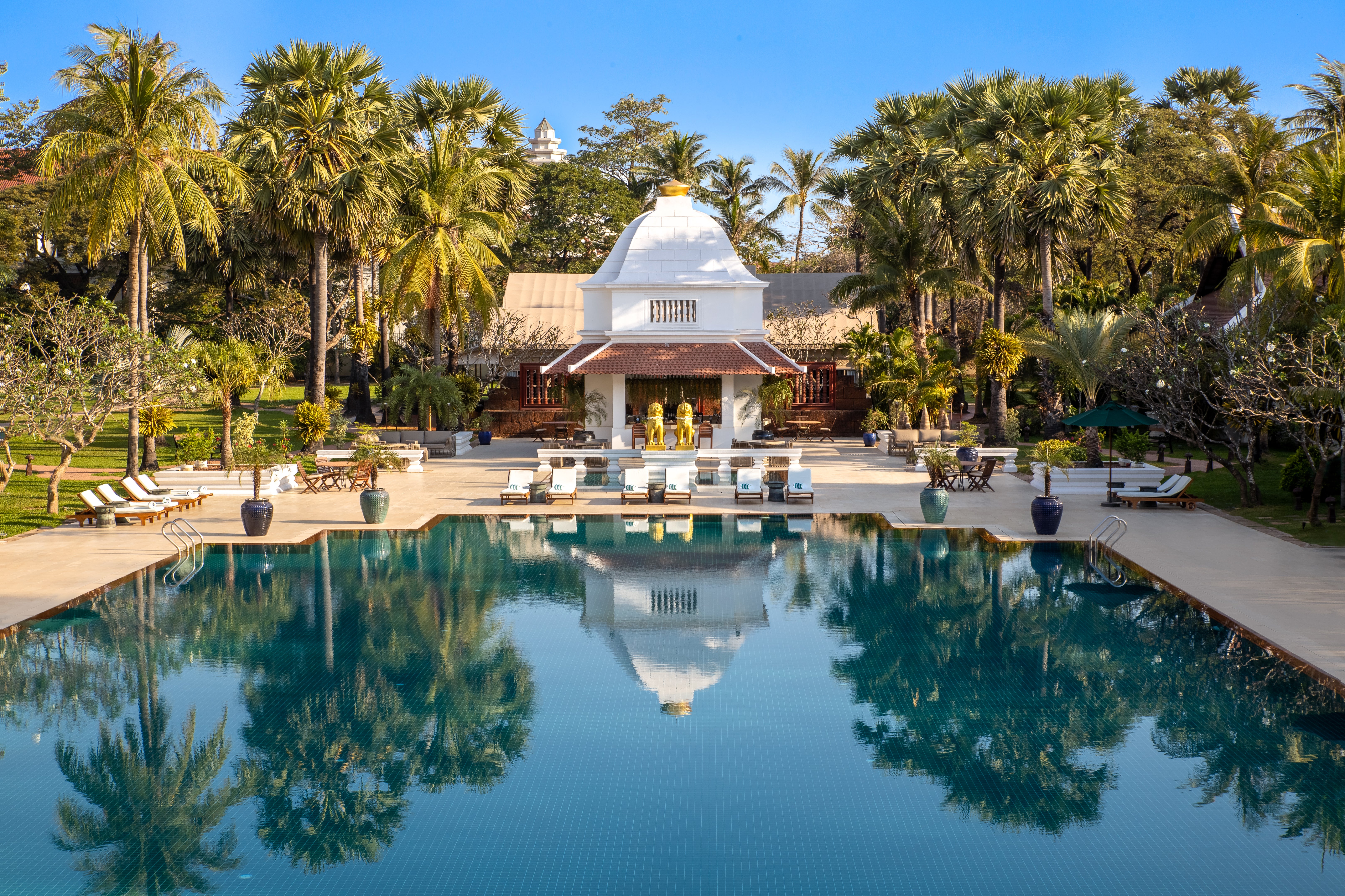 Swimming laps in this vast, tree-lined pool is sure to make exercise more enticing