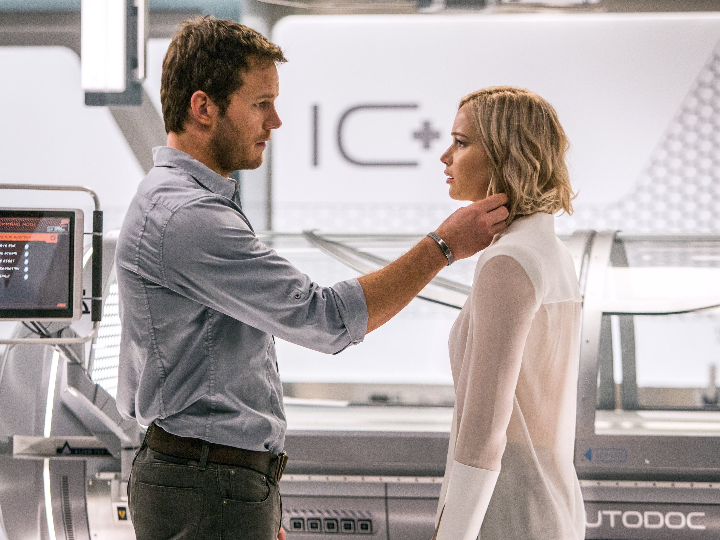 Chris Pratt and Jennifer Lawrence in ‘Passengers'
