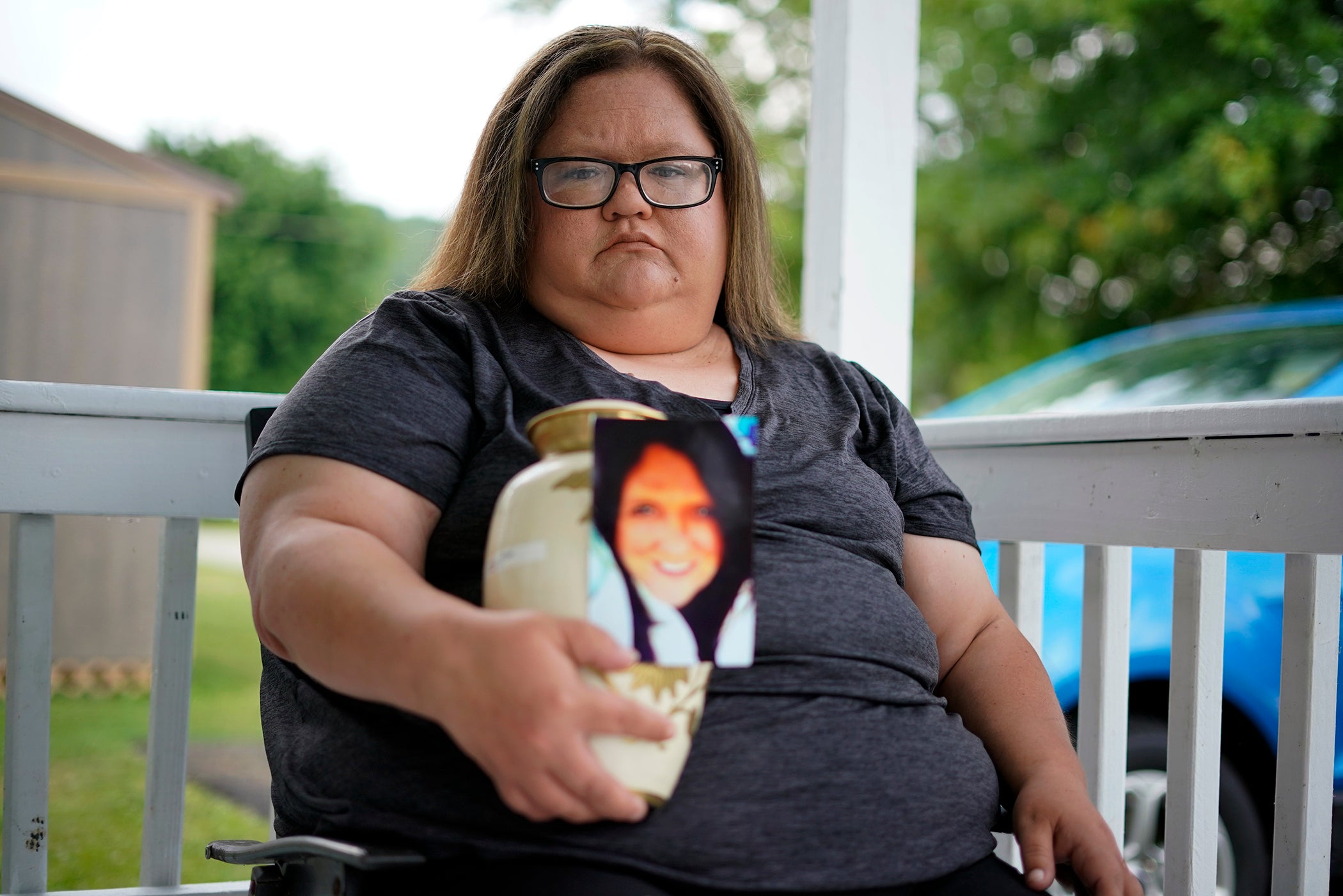 911 Dispatcher Charged