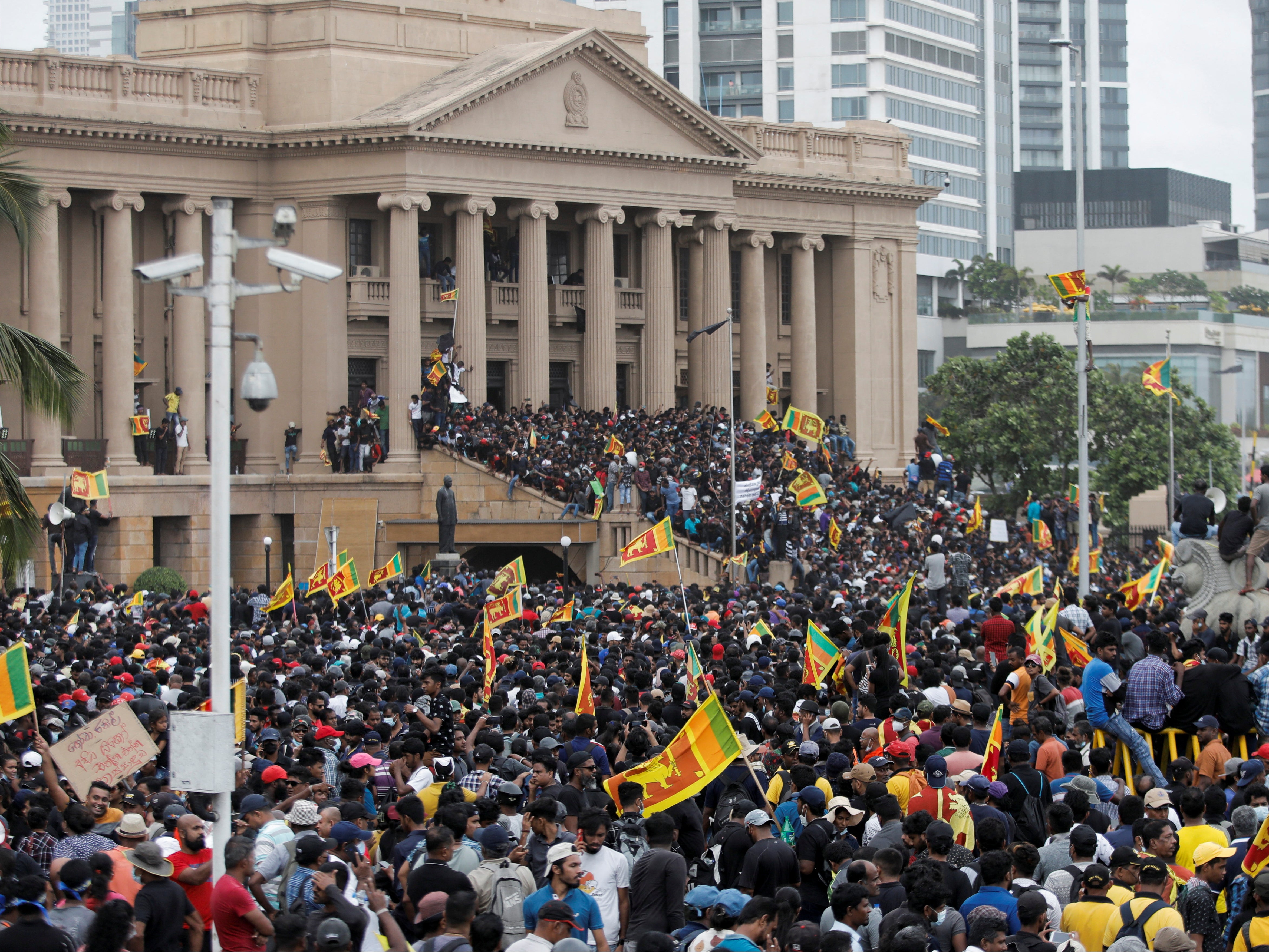 Huge crowds were seen outside the palace before going inside