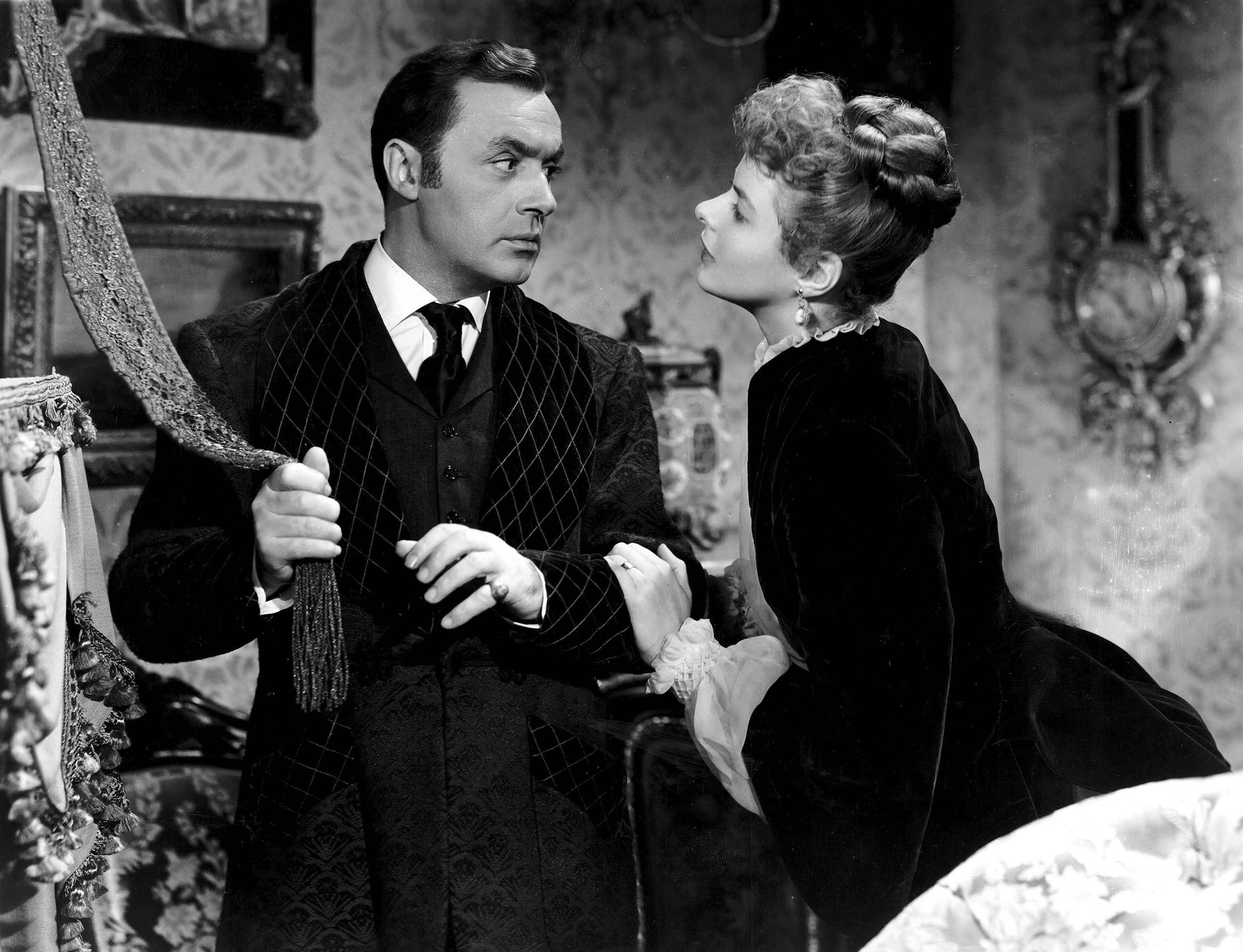 Charles Boyer and Ingrid Bergman star in Gaslight, 1944