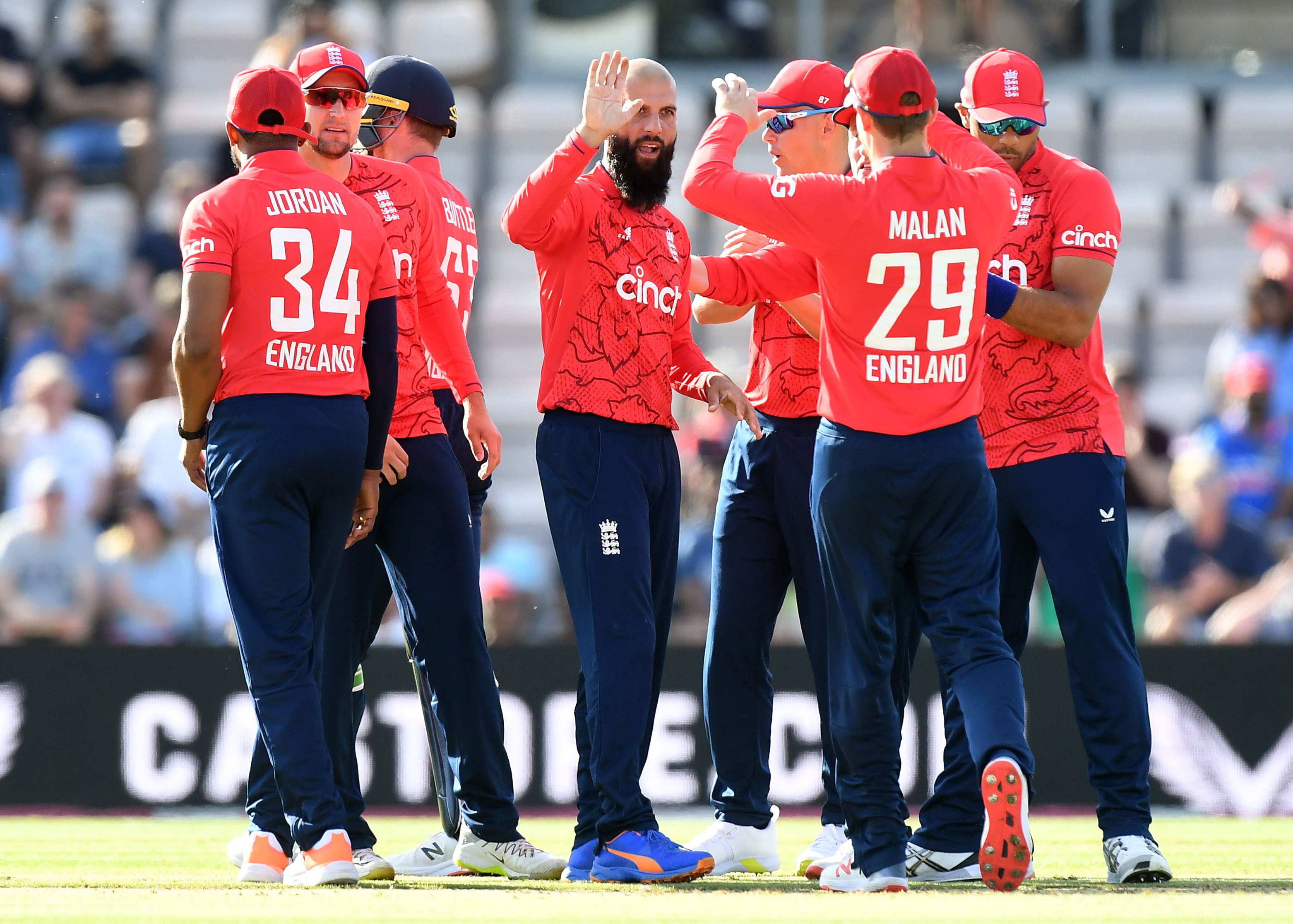 England have been challenged to “push the barriers” by Matthew Mott (Mark Pain/PA)