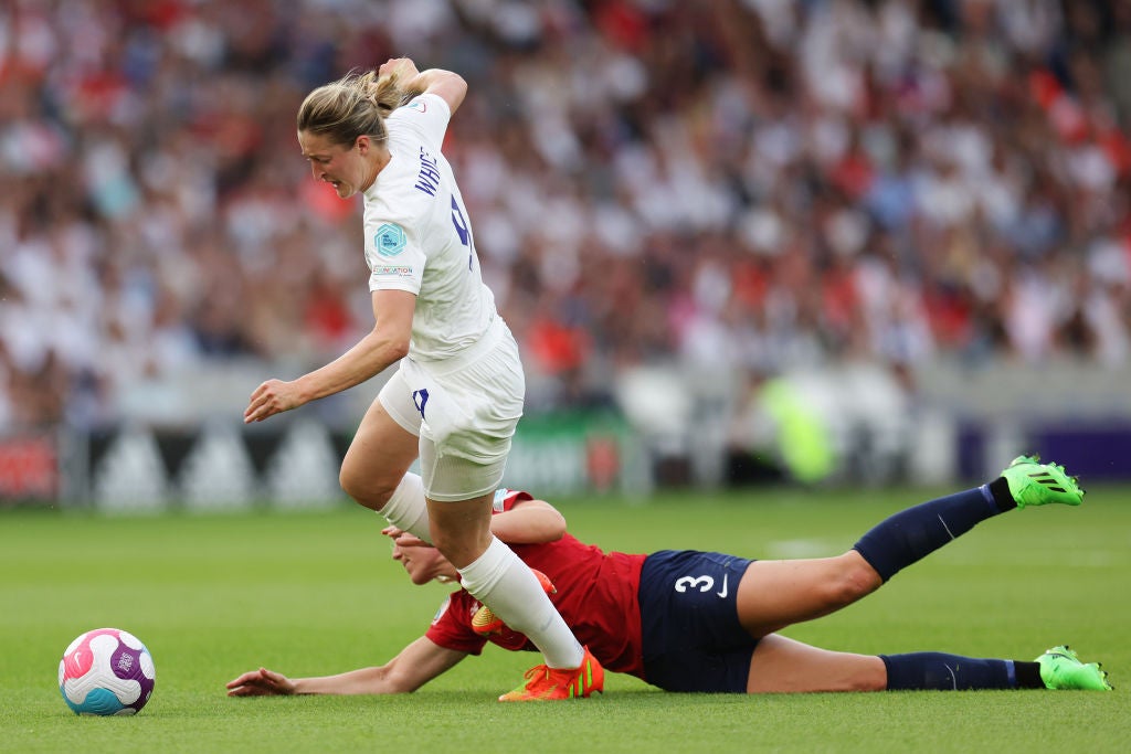 White presses Thorisdottir for England’s third goal