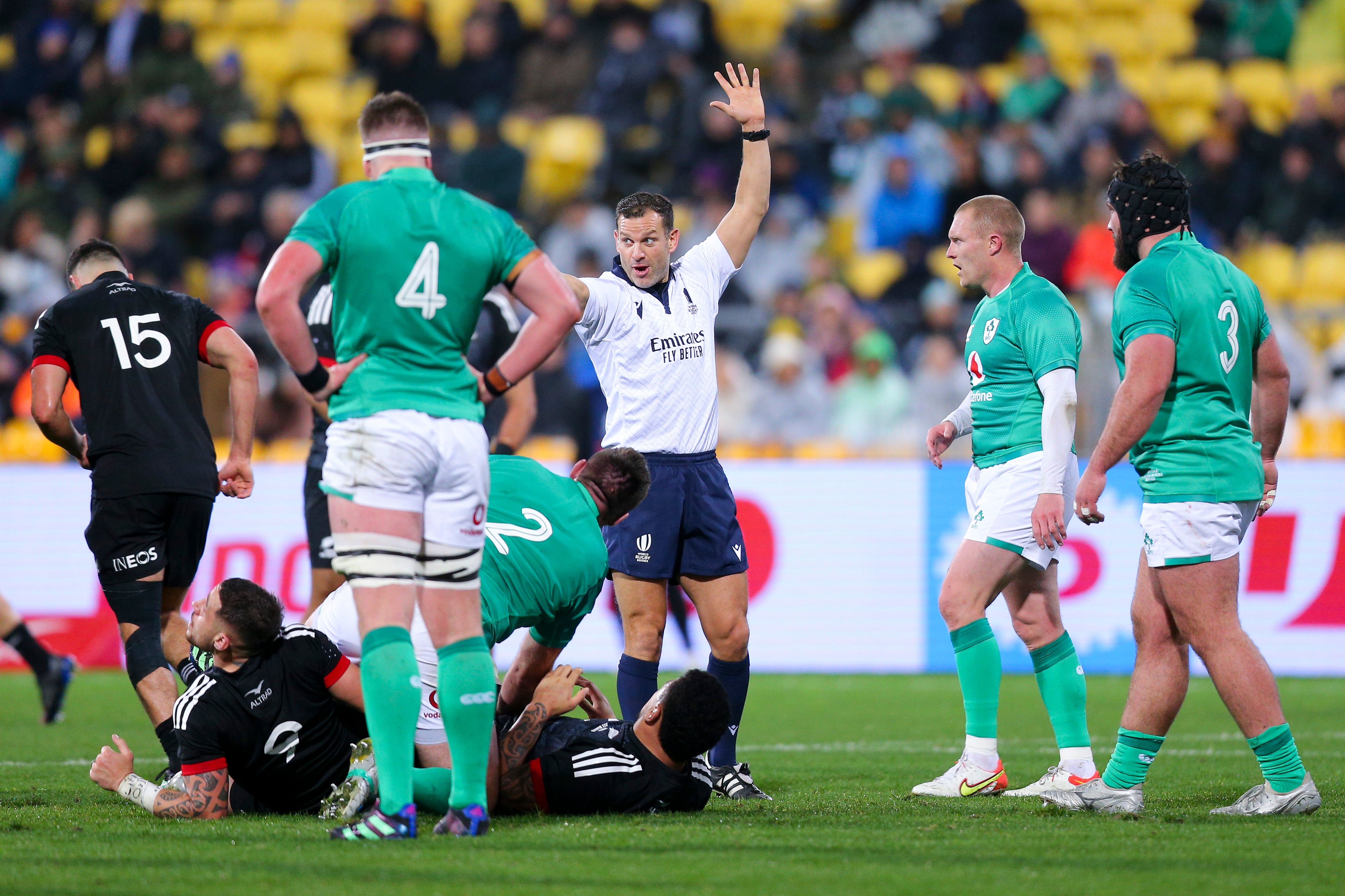 Referee Karl Dickson was a busy man, handing out four yellow cards and awarding a penalty try during the 80 minutes