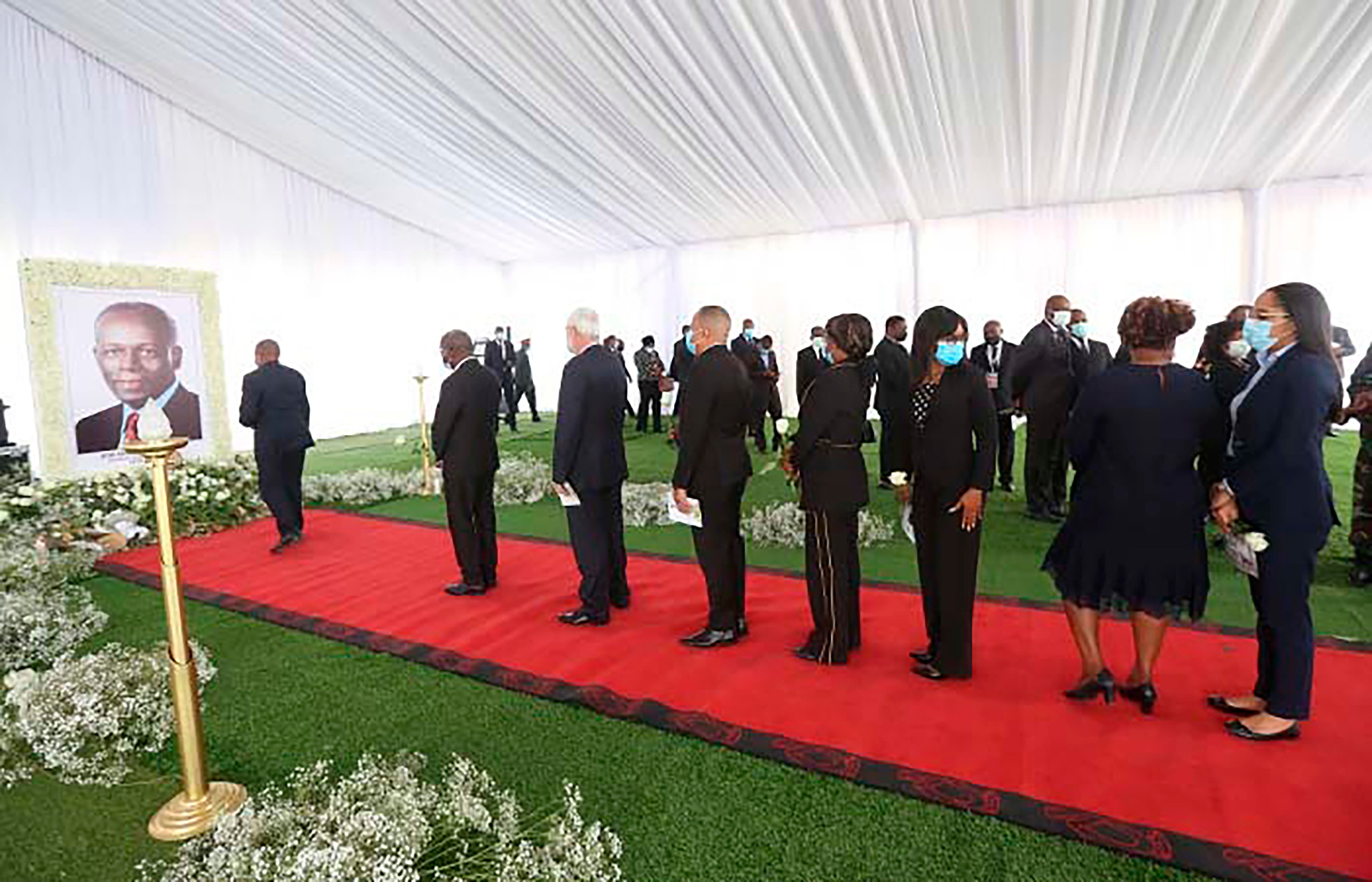 Angola Obit dos Santos