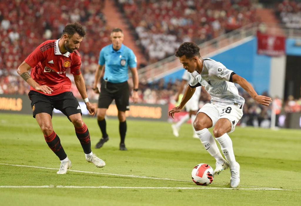 Liverpool’s Fabio Carvalho on the ball against Bruno Fernandes