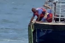 Woman, child killed when boat capsizes in NYC's Hudson River