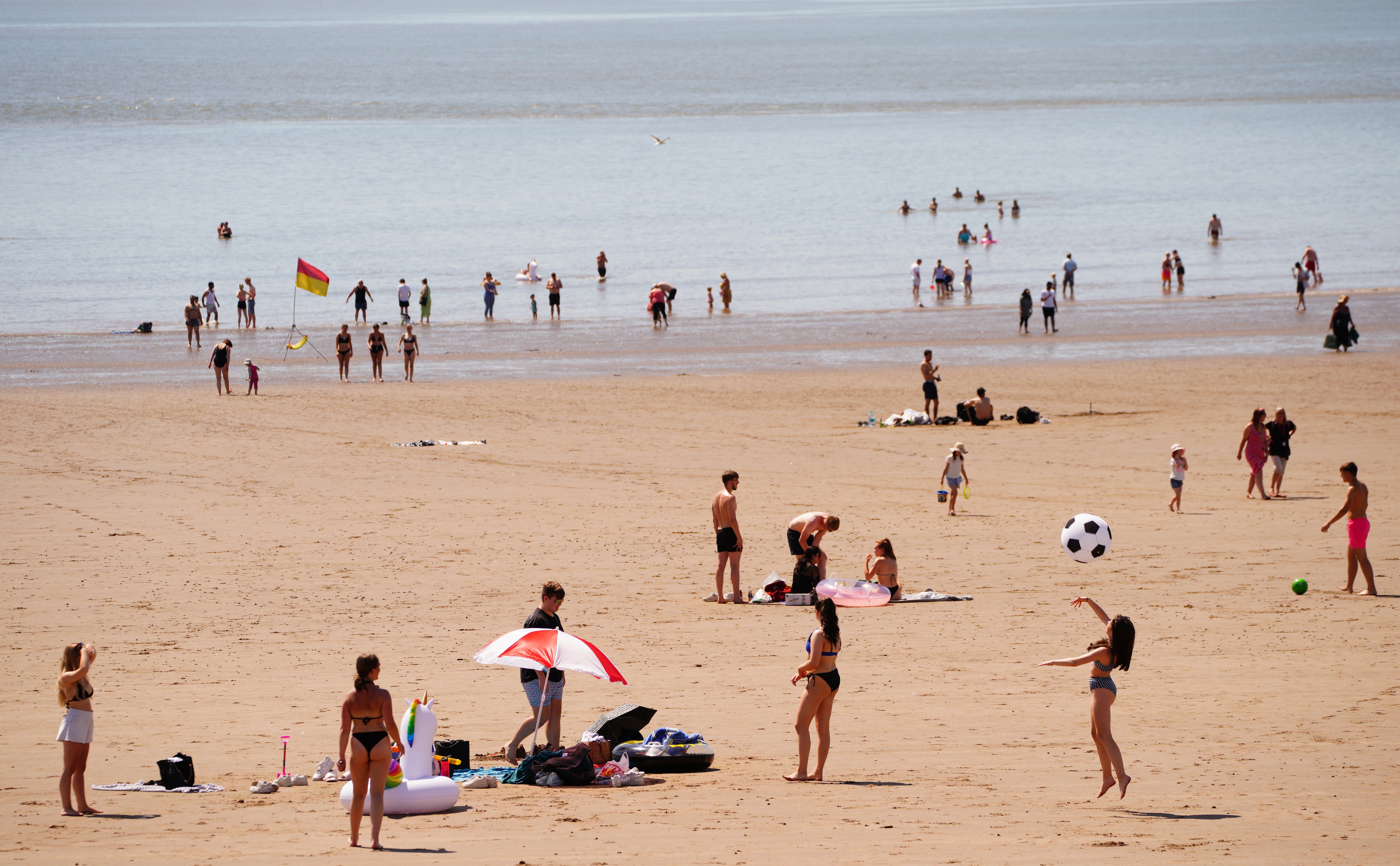 The Met Office has predicted record-breaking temperatures are on the cards early next week,