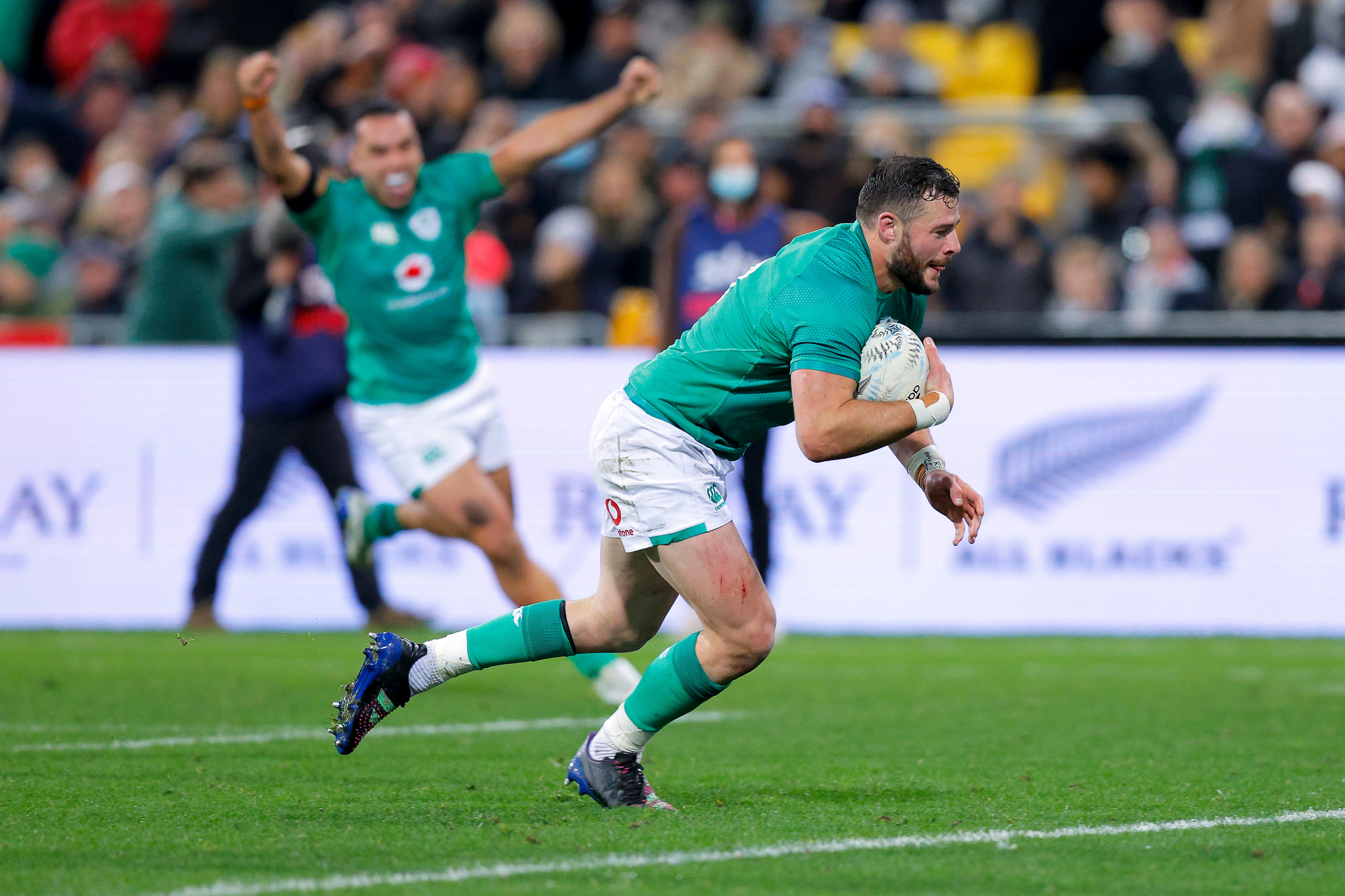 Robbie Henshaw went over just before half-time