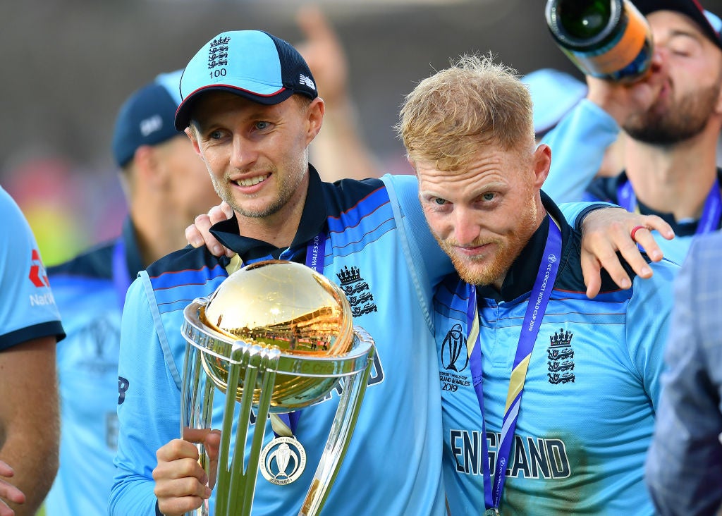 Stokes and Joe Root with the World Cup trophy in 2019