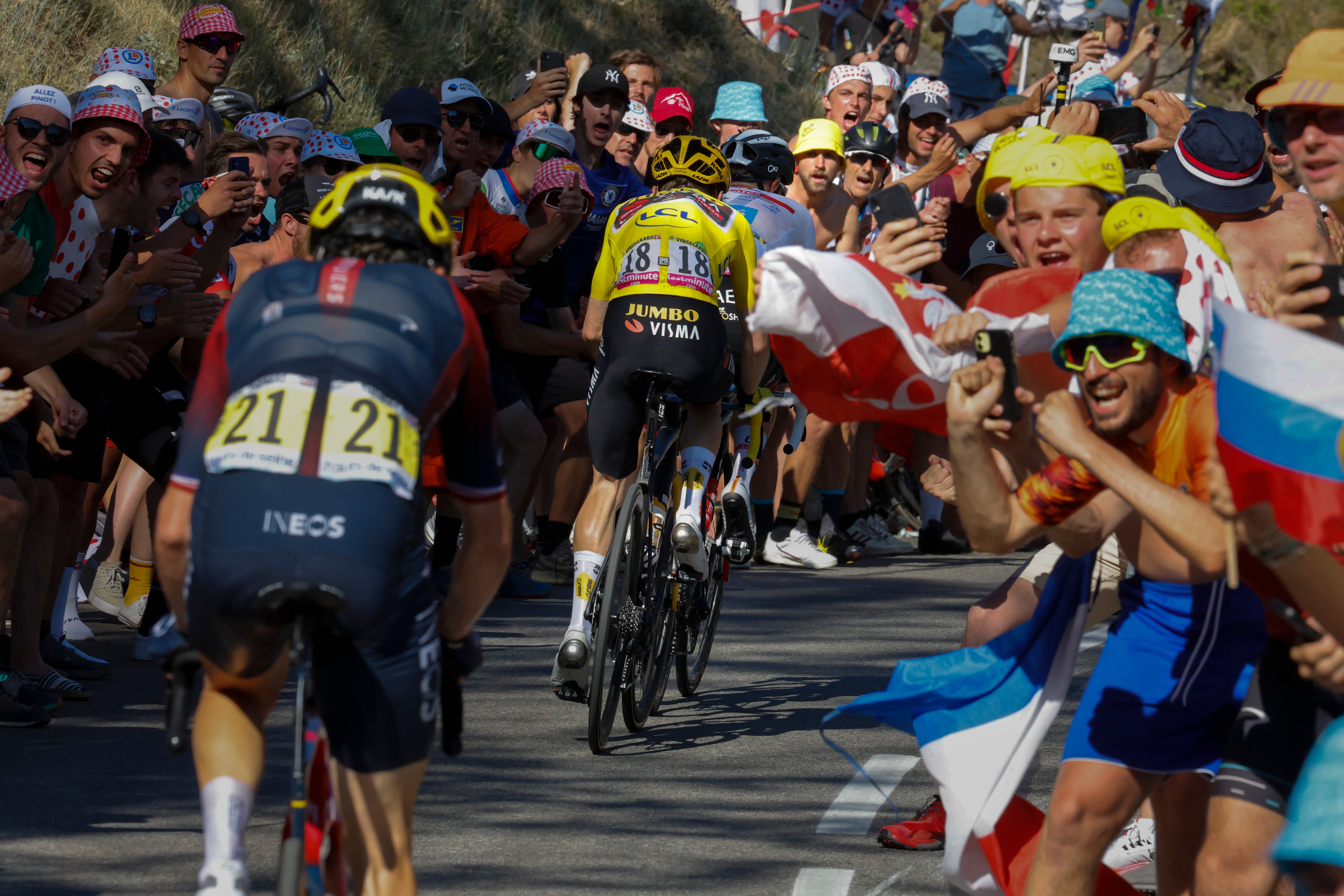 Geraint Thomas was left behind by Jonas Vingegaard and Tadej Pogacar on Saturday’s climb in Mende (Etienne Garnier/AP)