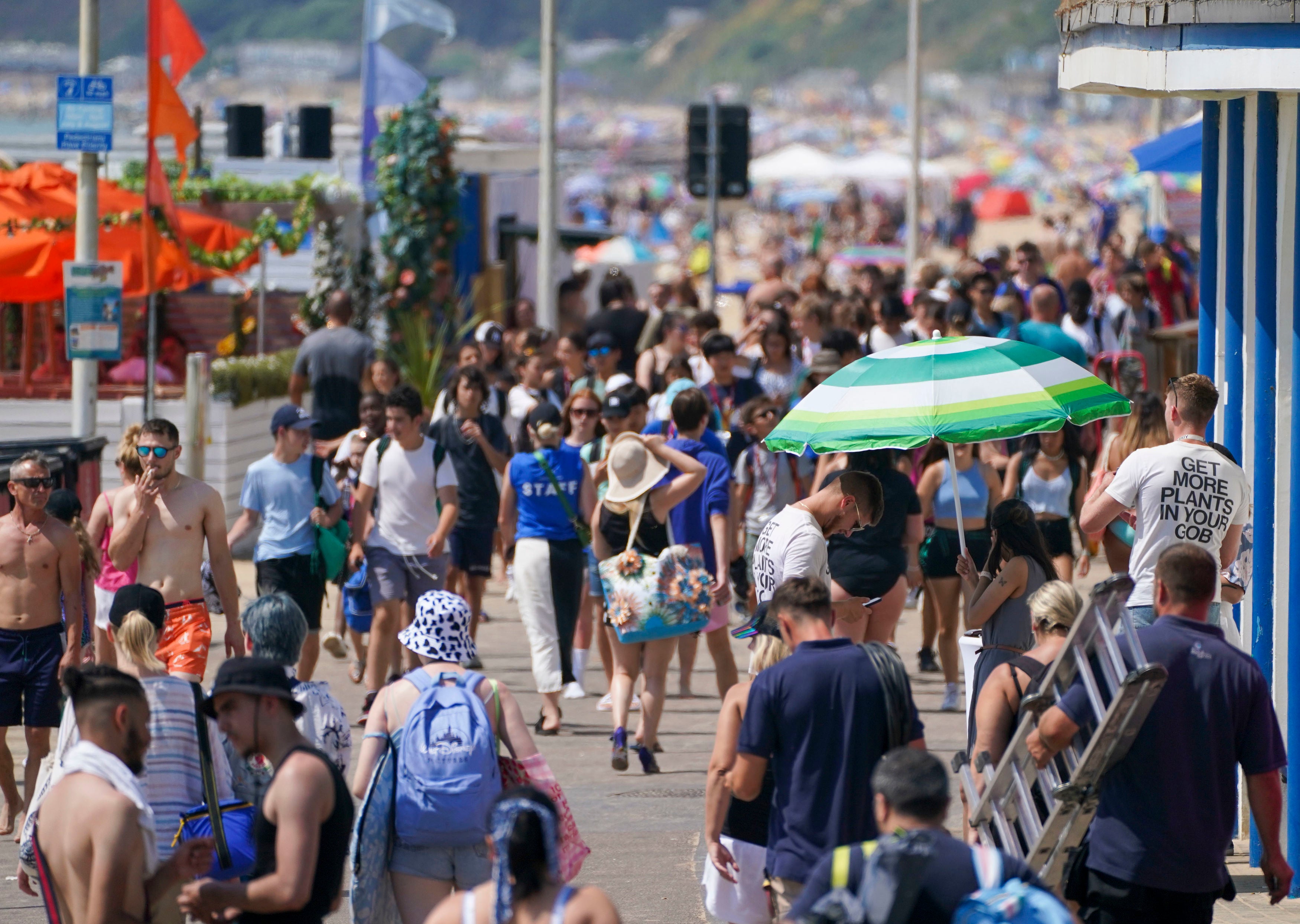 Hot dry weather will persist in southern England this week