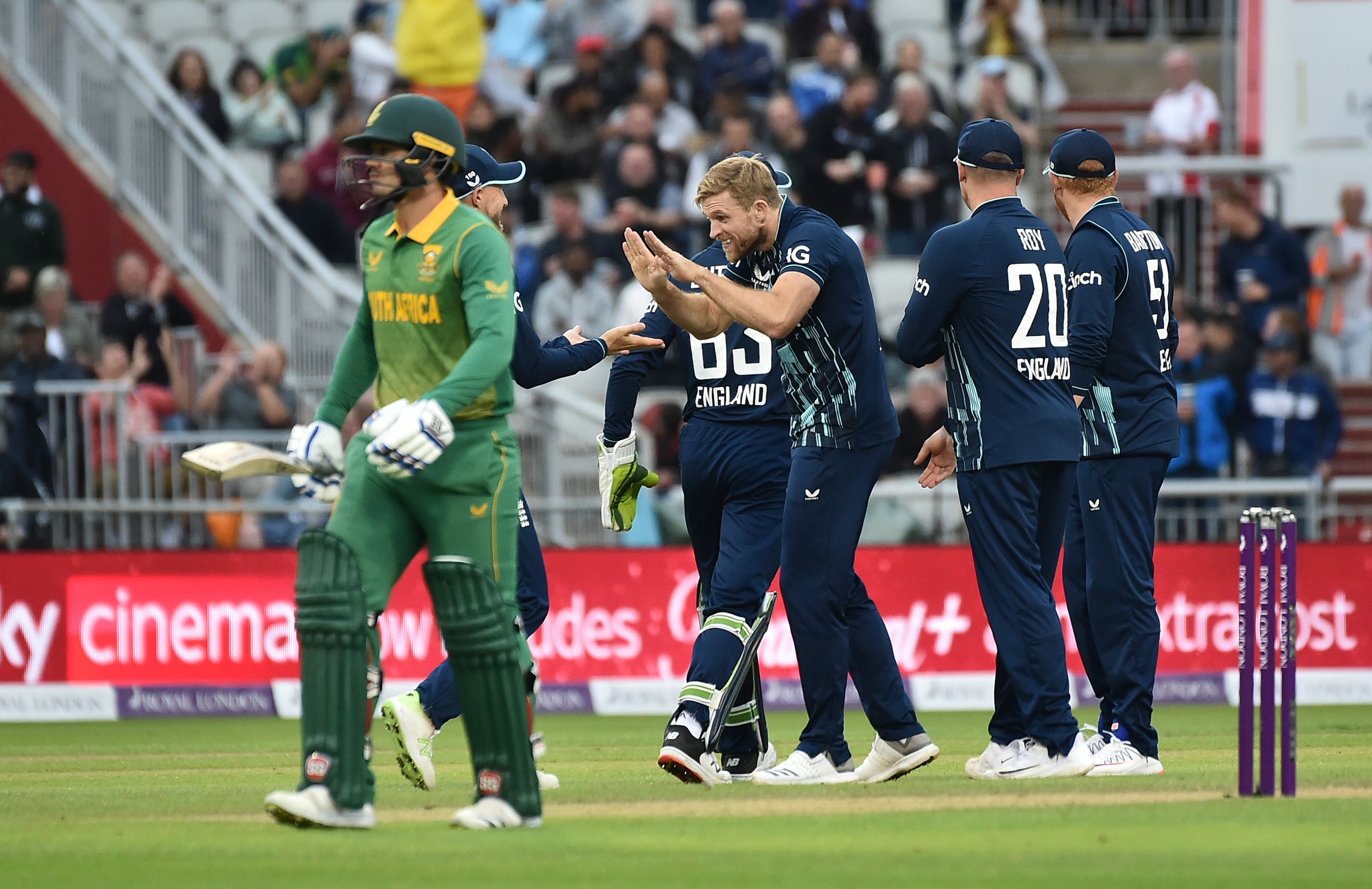 David Willey removed the dangerous Quinton de Kock