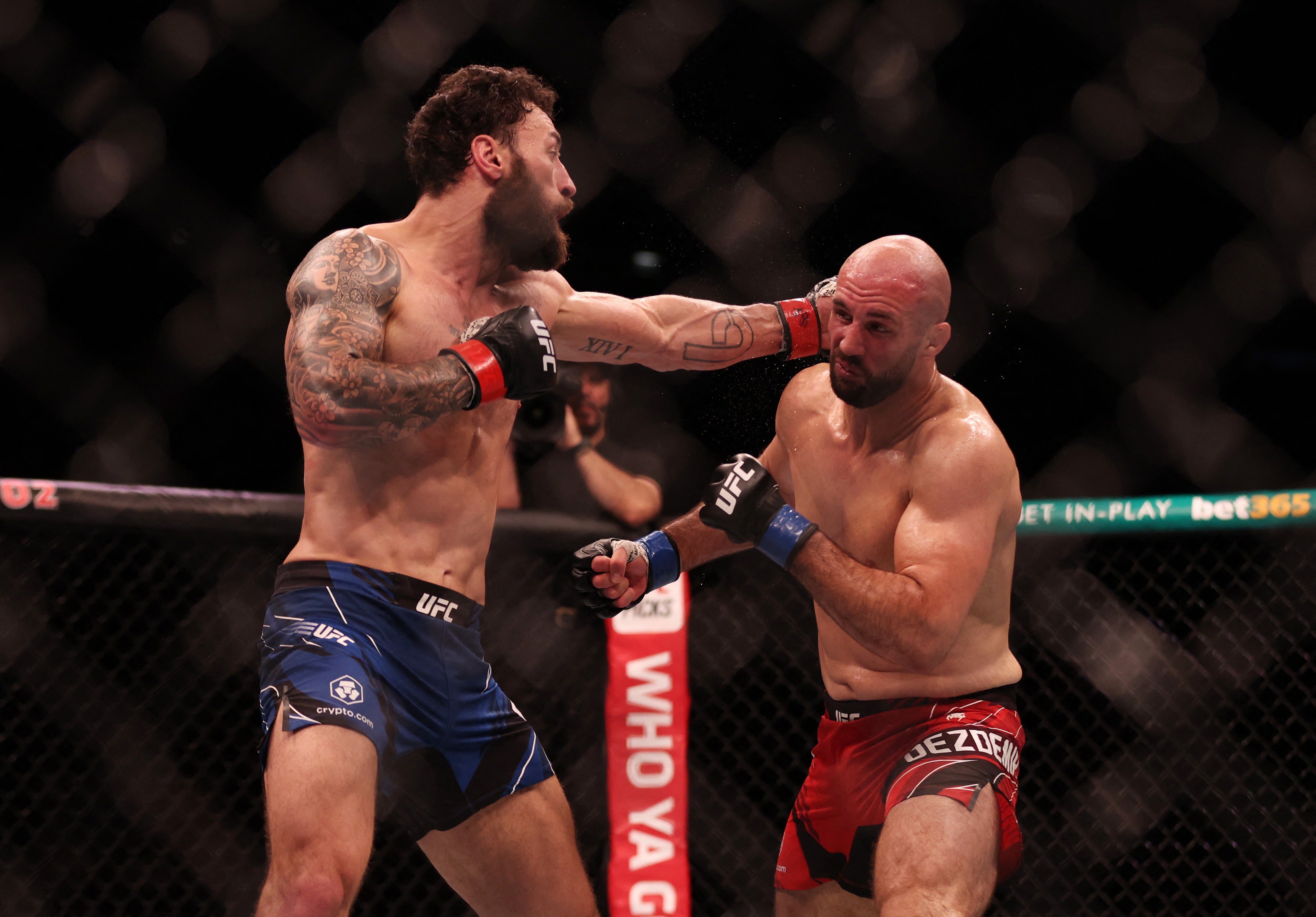 Paul Craig (left) suffered a decision loss to Volkan Oezdemir