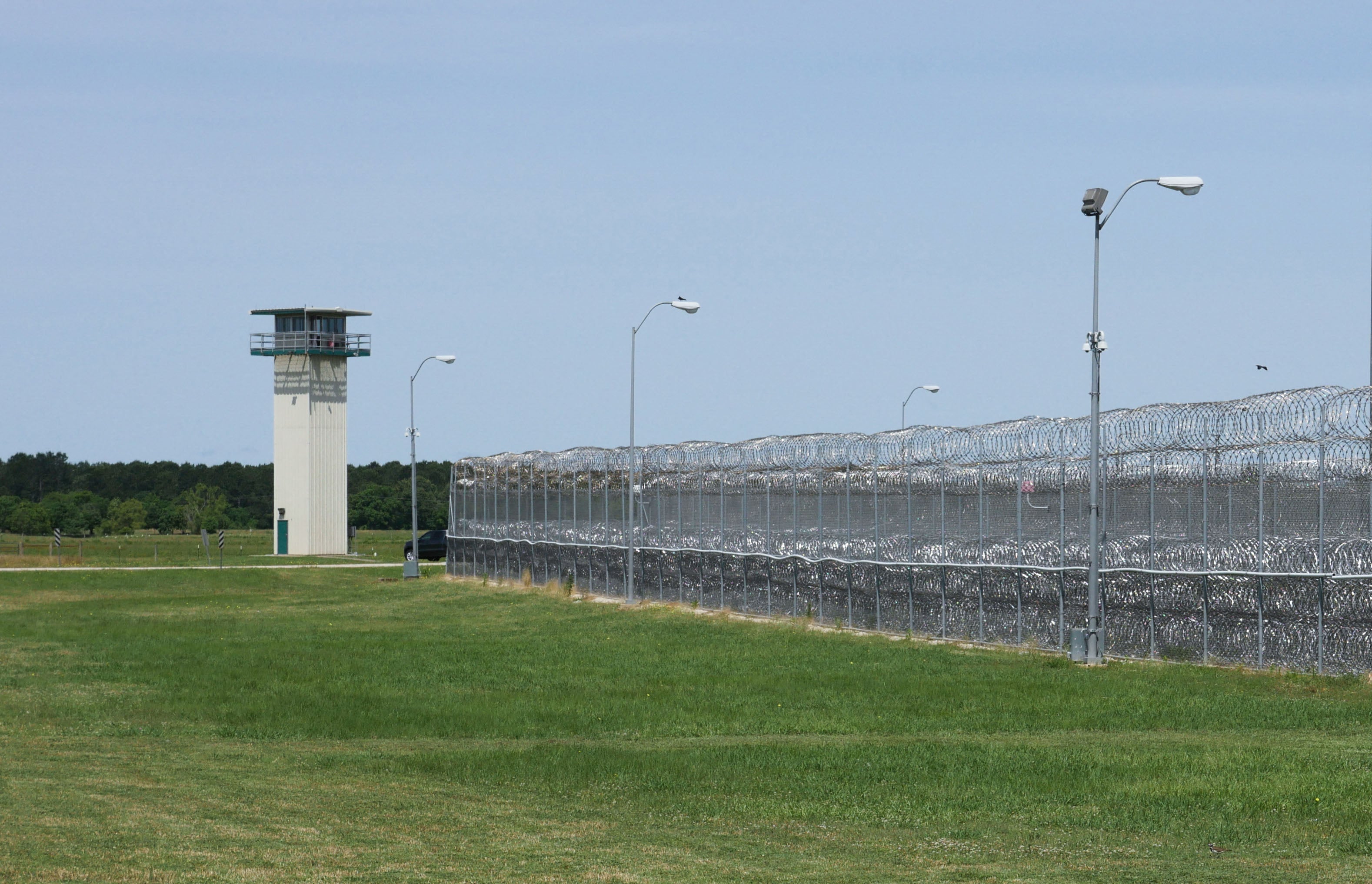 Temperature inside baking Texas prisons with no AC regularly hits 110 degrees, study finds
