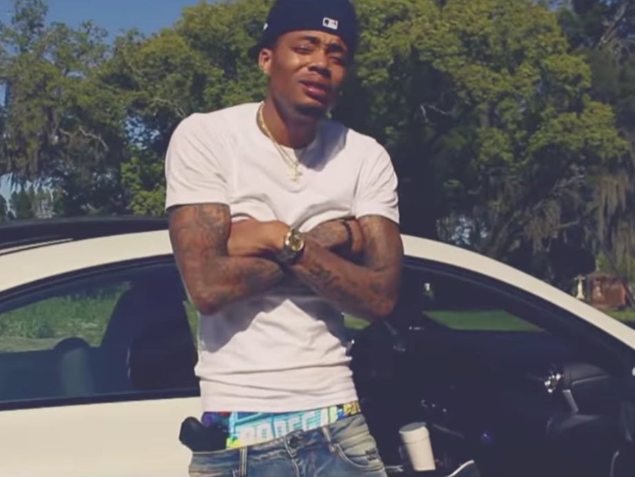 Rollie Bands in the music video for ‘Reminiscin’