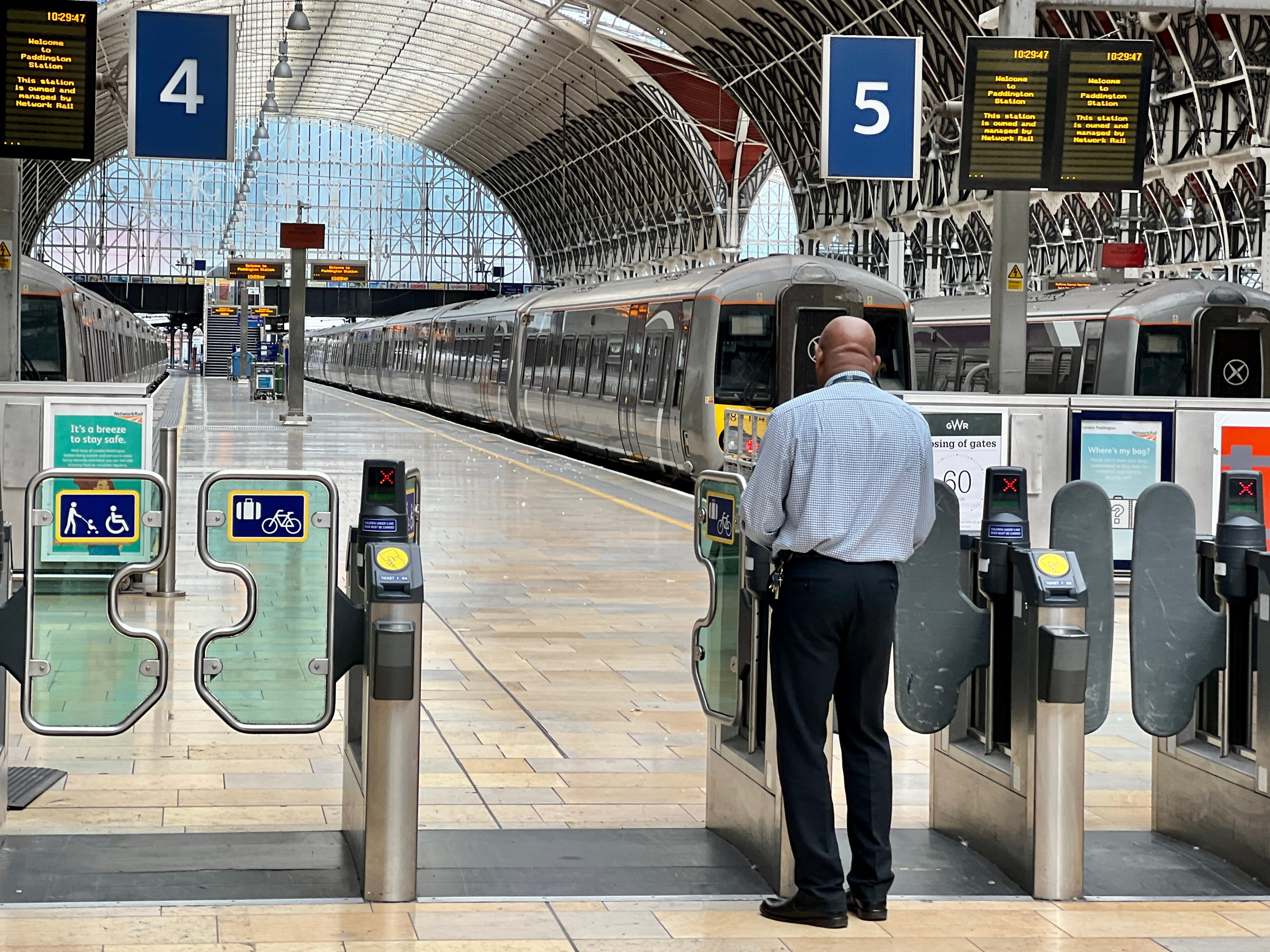 Empty quarter: London Paddington station on 30 July 2022