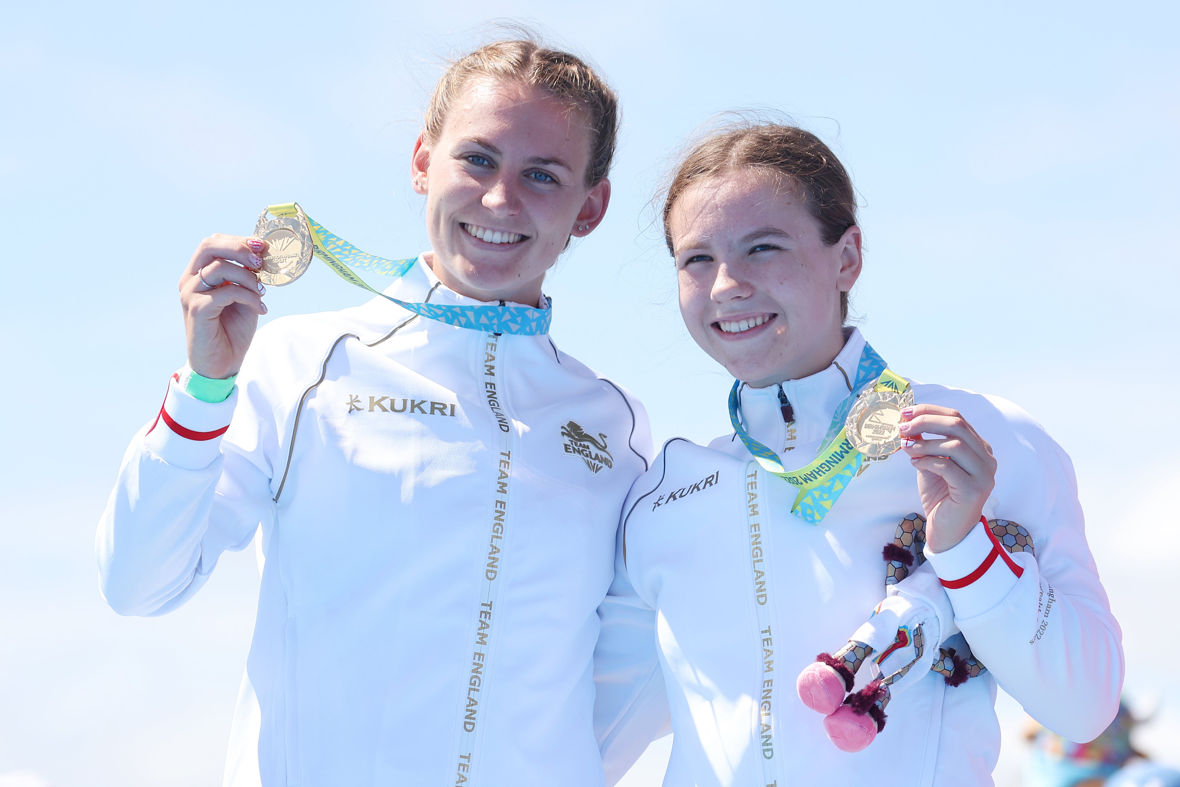 Gold medalist Guide Jessica Fullagar and Katie Crowhurst of Team England