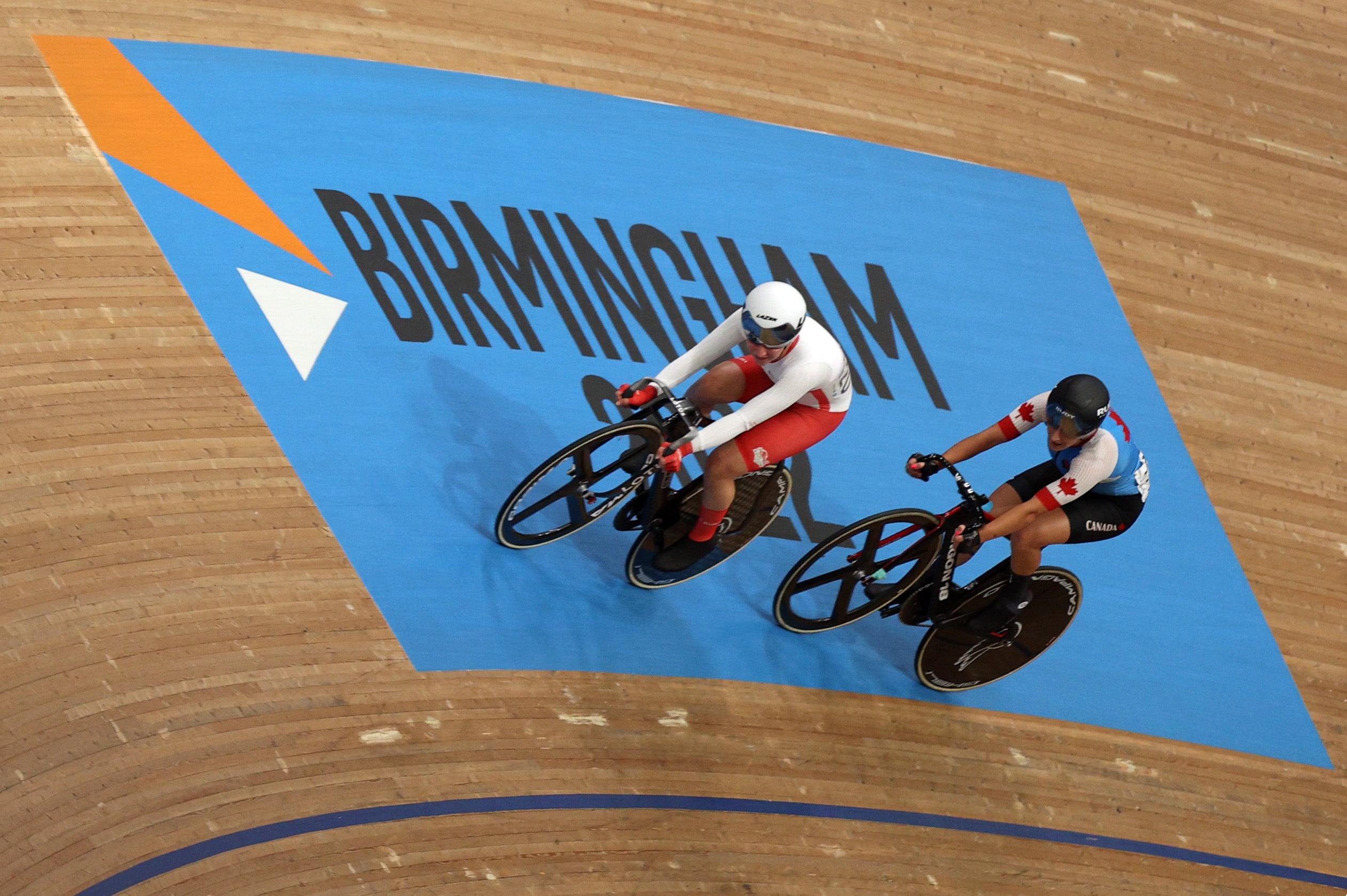 Laura Kenny competes in the women’s 25km points race