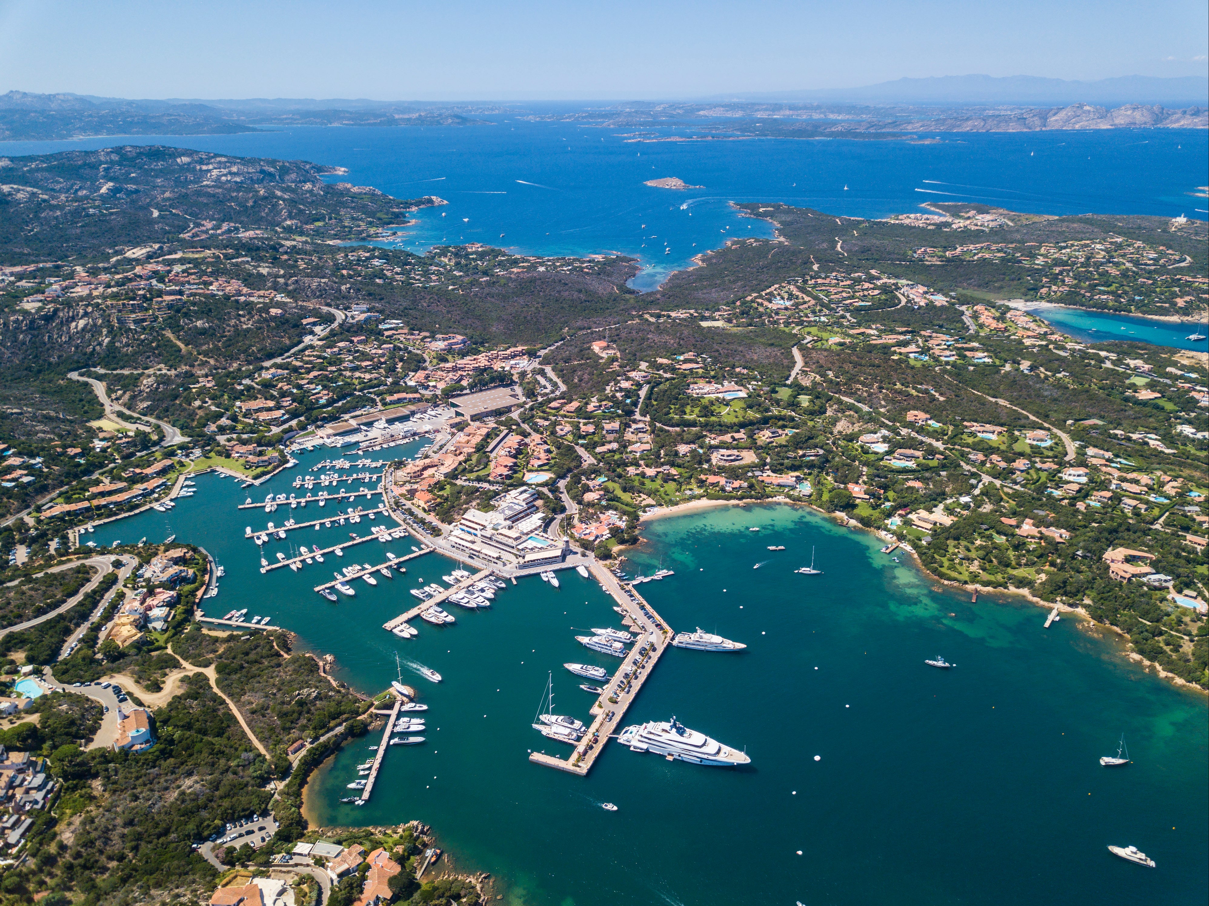 A British man has died and six other people are injured after a luxury yacht crashed near Porto Cervo, in Sardinia