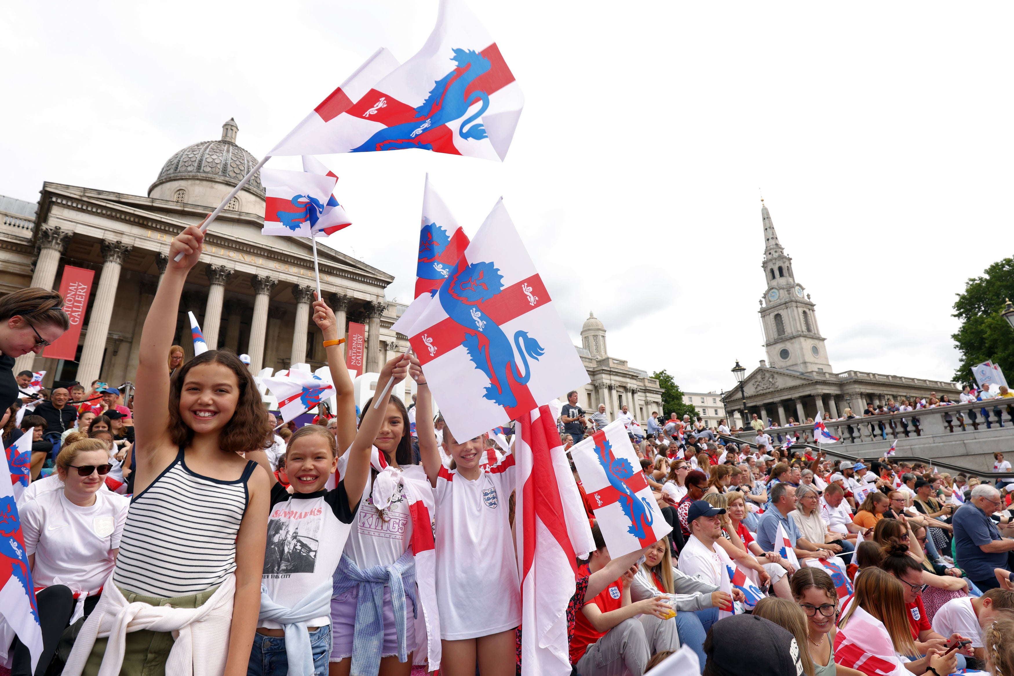 England fans gather in London to celebrate