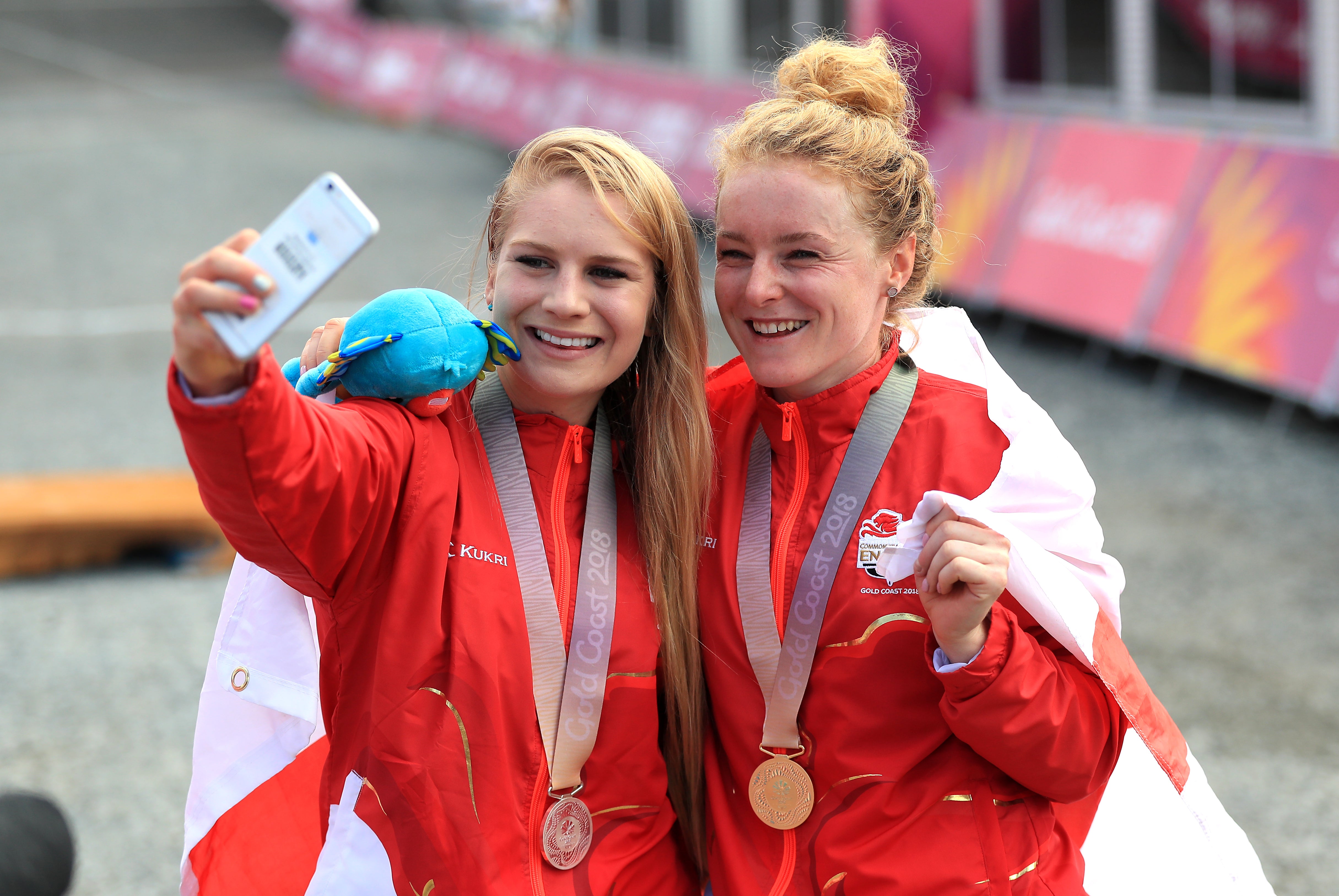 Annie Last, right, beat Evie Richards to Commonwealth gold four years ago (Mike Egerton/PA)