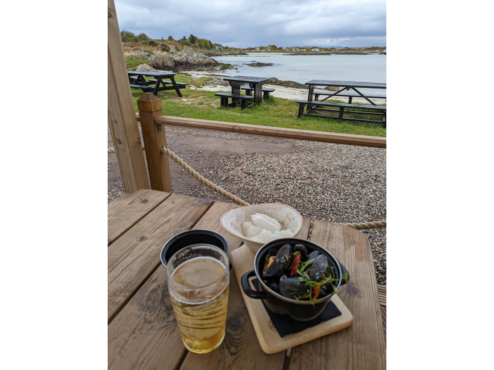 The Thai green mussels with prawn crackers was a bit like eating Skips and soup