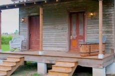 Airbnb apologises for ‘slave cabin’ listing in Mississippi