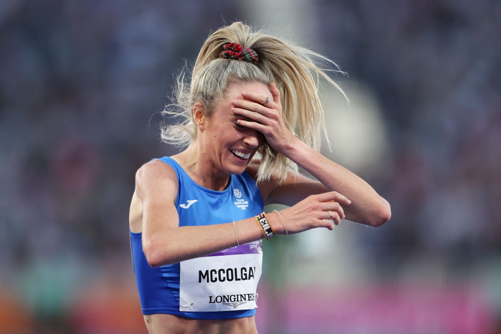 Eilish McColgan won an emotional gold in front of her mum, Liz McColgan