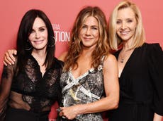 Lisa Kudrow says she felt ‘self conscious’ about her body next to Jennifer Aniston and Courtney Cox