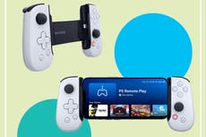 This Playstation-licensed iPhone controller is the closest thing we’ll get to a PS Vita 2