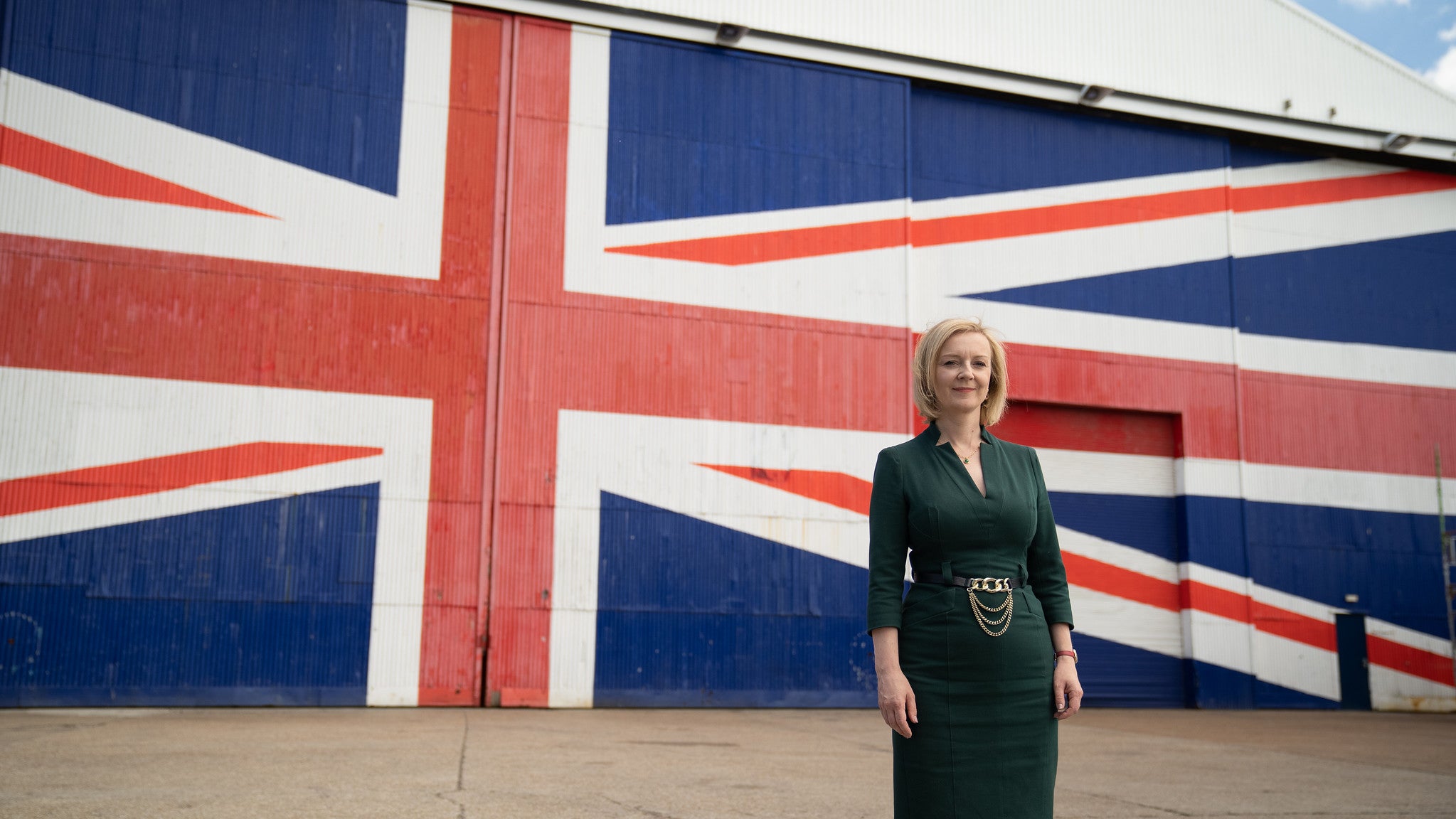 Liz Truss poses in front of the country’s biggest Union flag, on the Isle of Wight