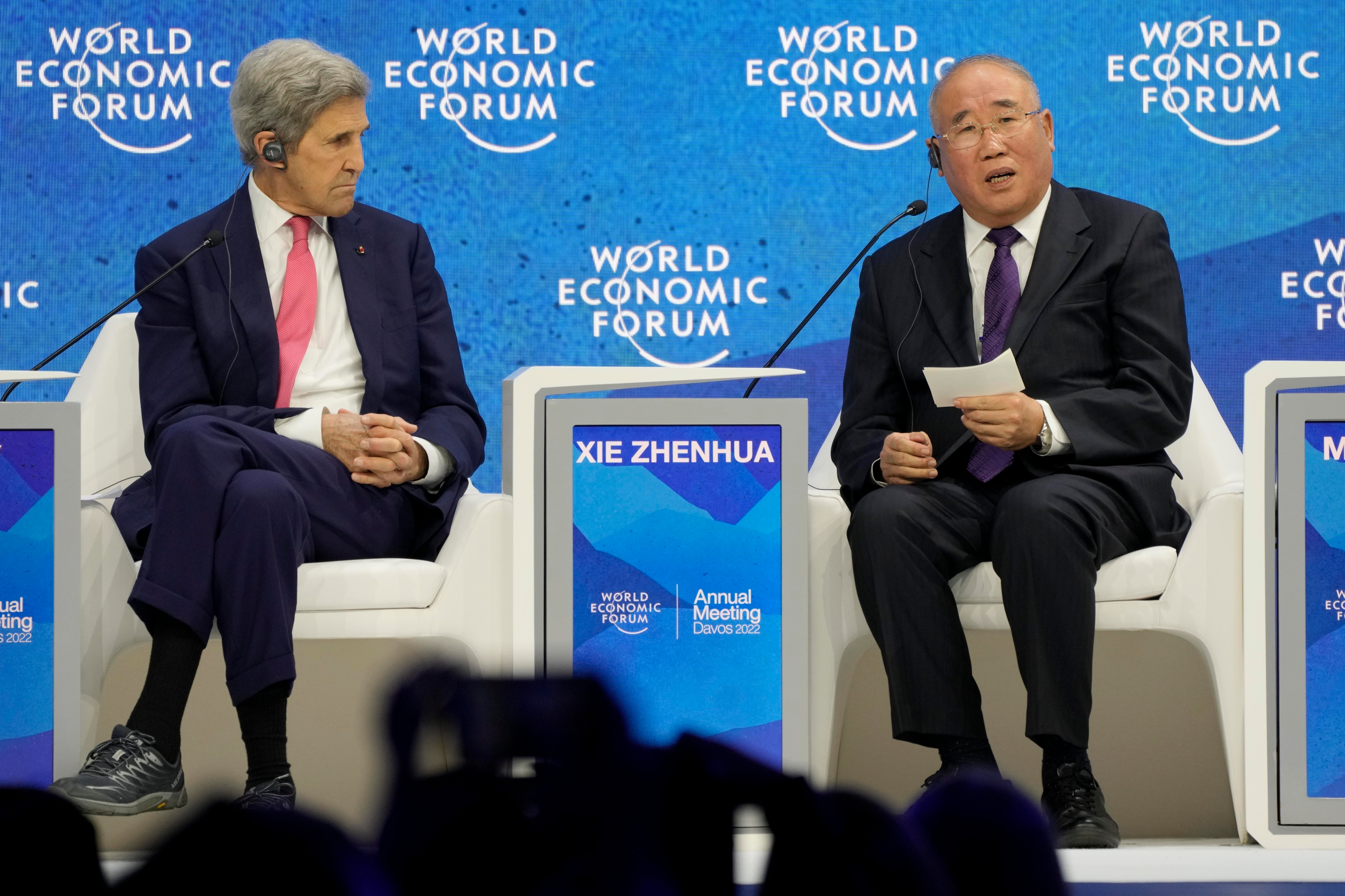 Chinese and US climate envoys Xie Zhenhua and John Kerry