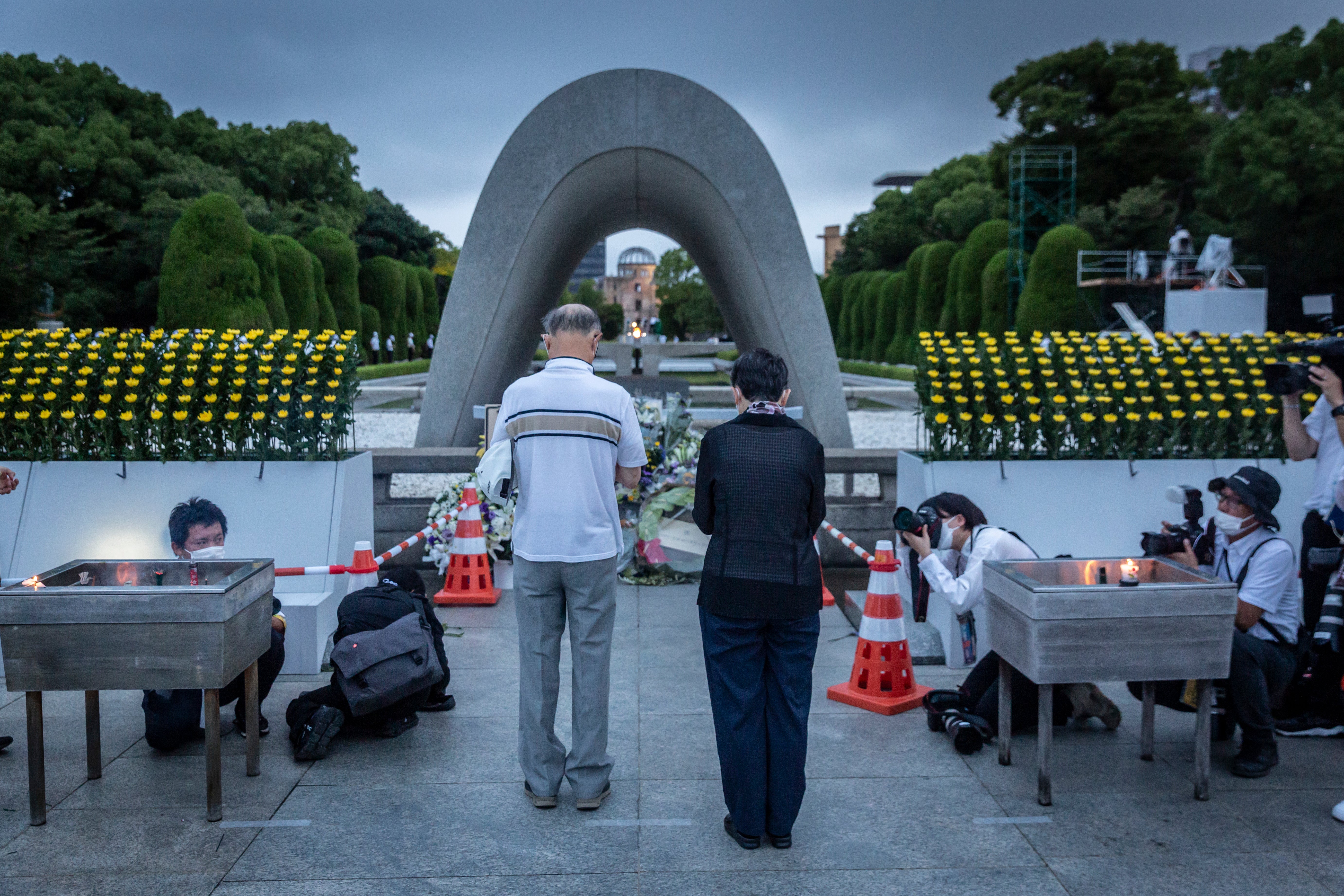 People pray in remembrance of the Hiroshima atomic bombing. 6 August 2022 marks the 77th anniversary of the atomic bombing of Hiroshima during the Second World War in which between 90,000-146,000 people were killed and the entire city destroyed in the first use of a nuclear weapon in armed conflict