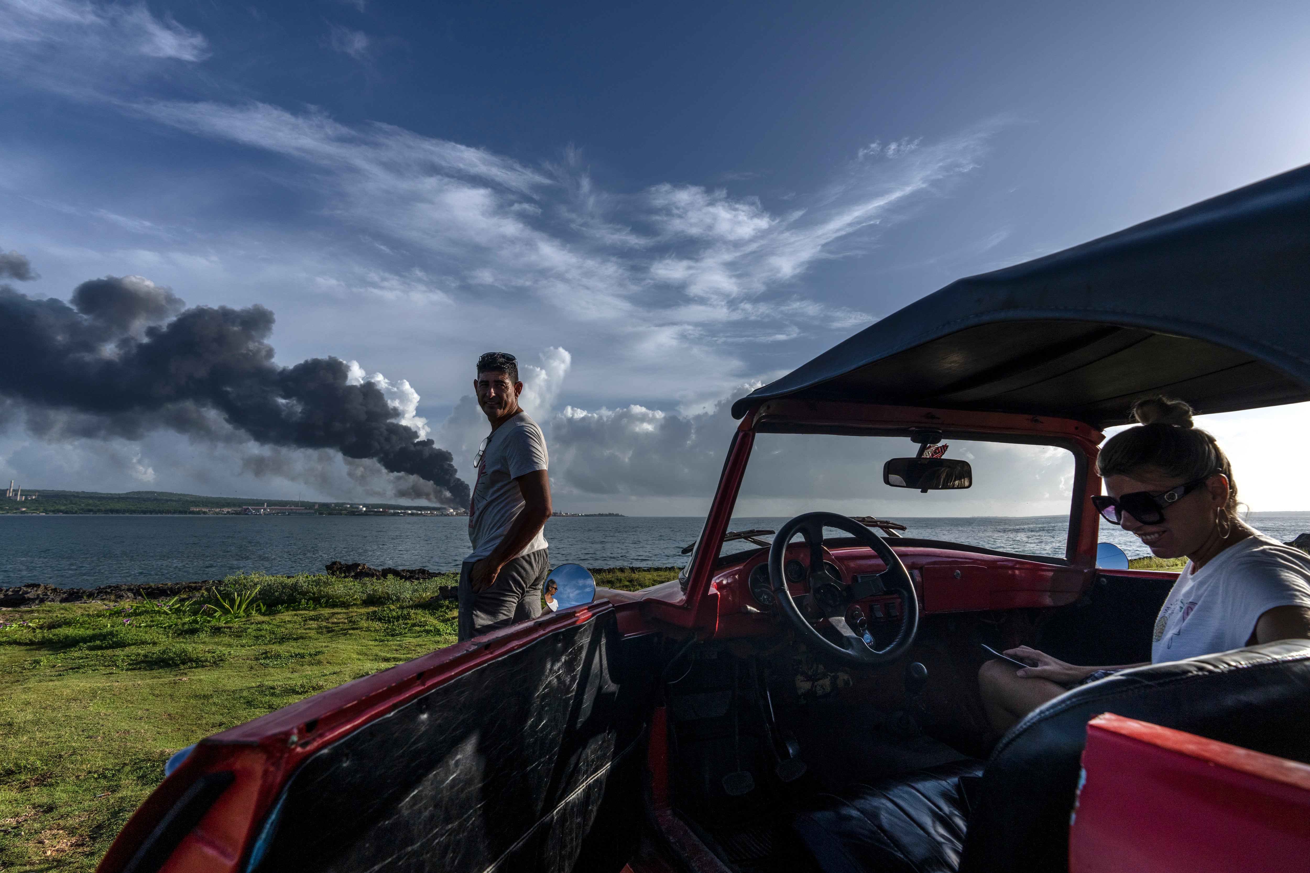 APTOPIX Cuba Oil Fire