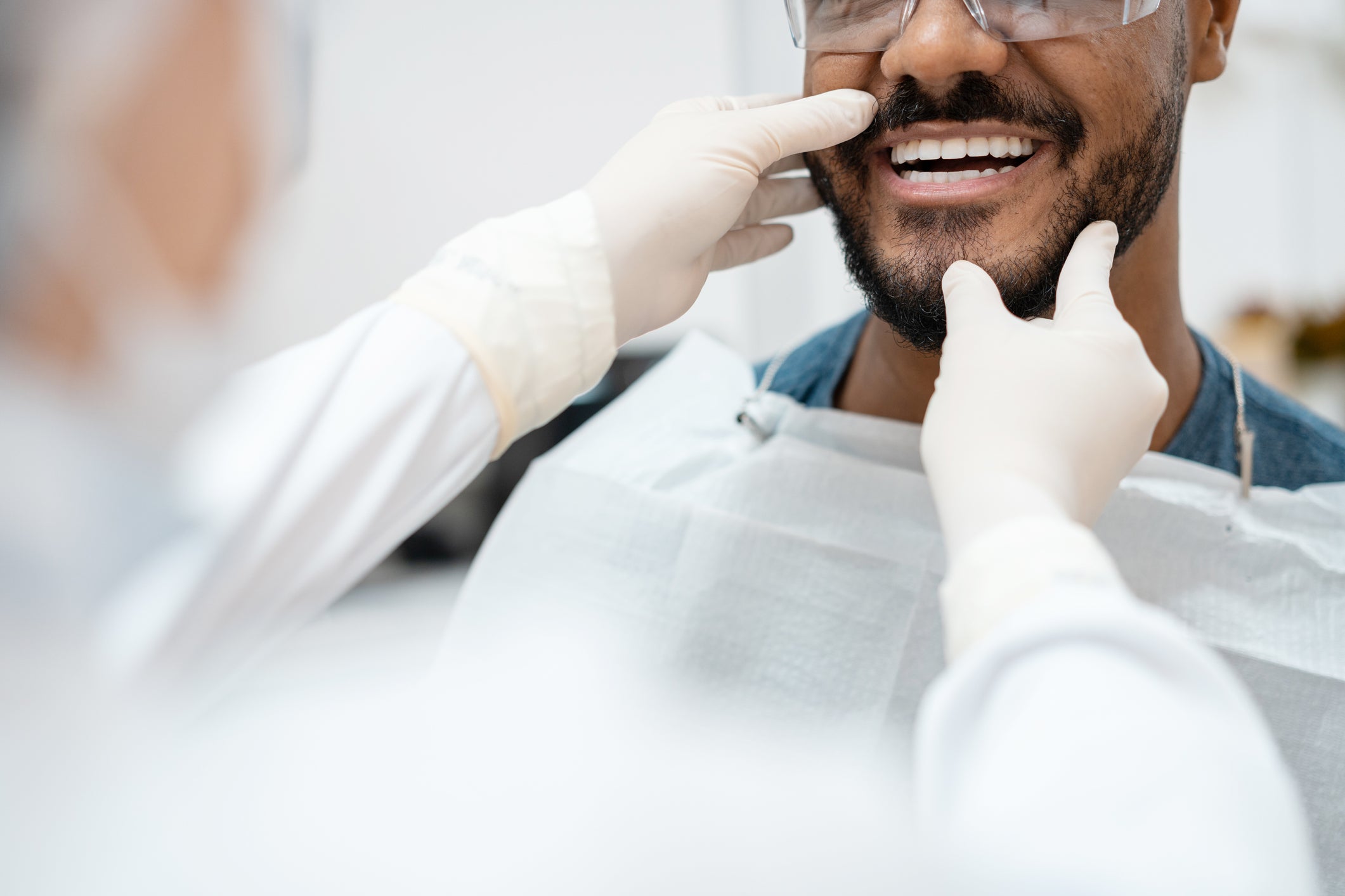 Cuidam de seus dentes e gengivas podem melhorar a saúde do seu coração